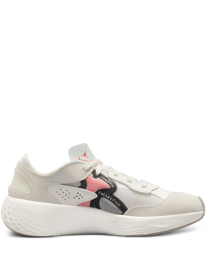 Delta 3 low trainers 1