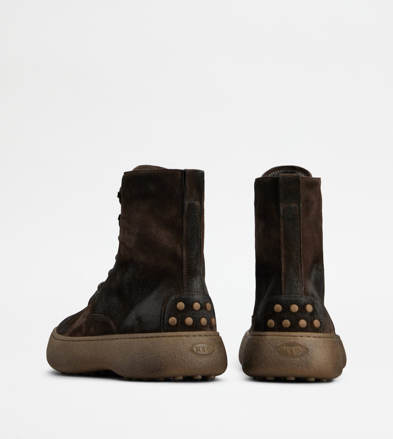 Tod's TOD'S W. G. LACE-UP ANKLE BOOTS IN SUEDE - BROWN outlook