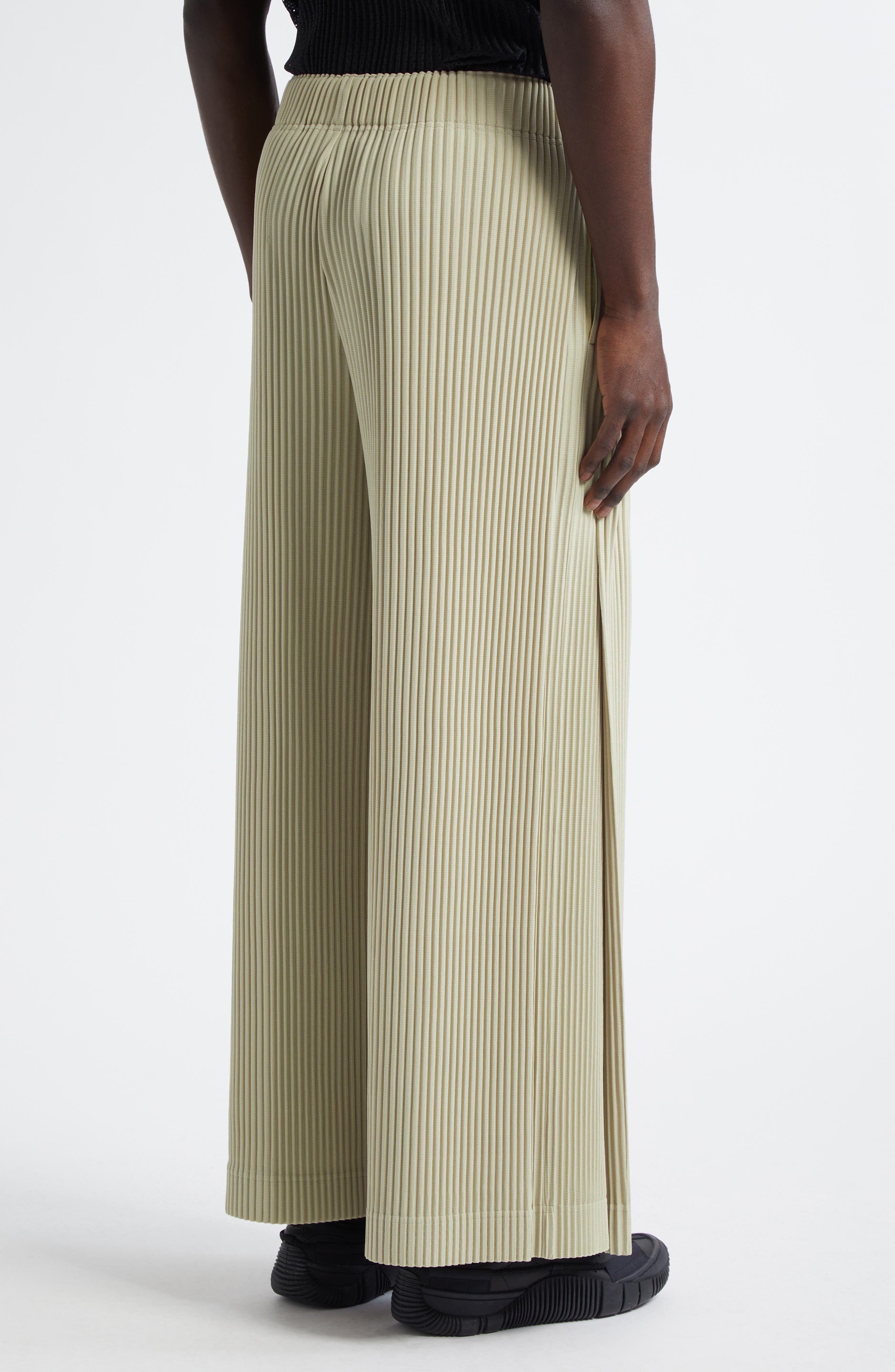 Homme Plissé Issey Miyake Monthly Colors May Pleated Wide Leg Pants in Dry Grass Green at Nordstrom - 3
