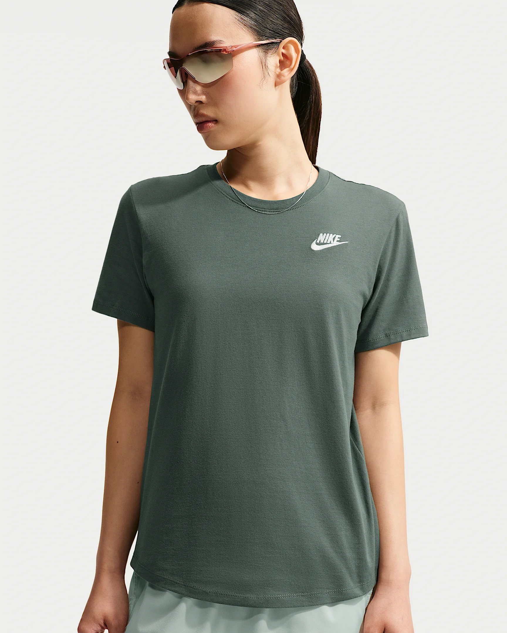 Nike Sportswear Club Essentials Women's T-Shirt - 1