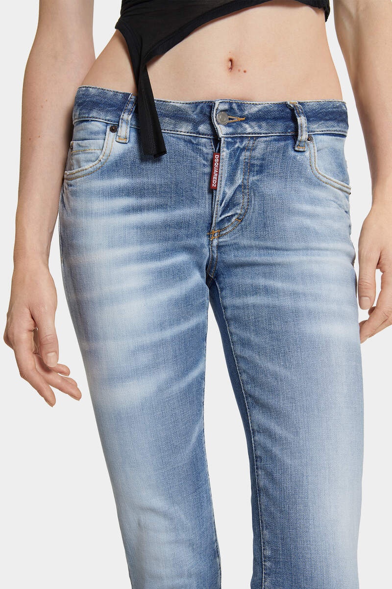 LIGHT WASH MEDIUM WAIST JENNIFER JEANS - 5
