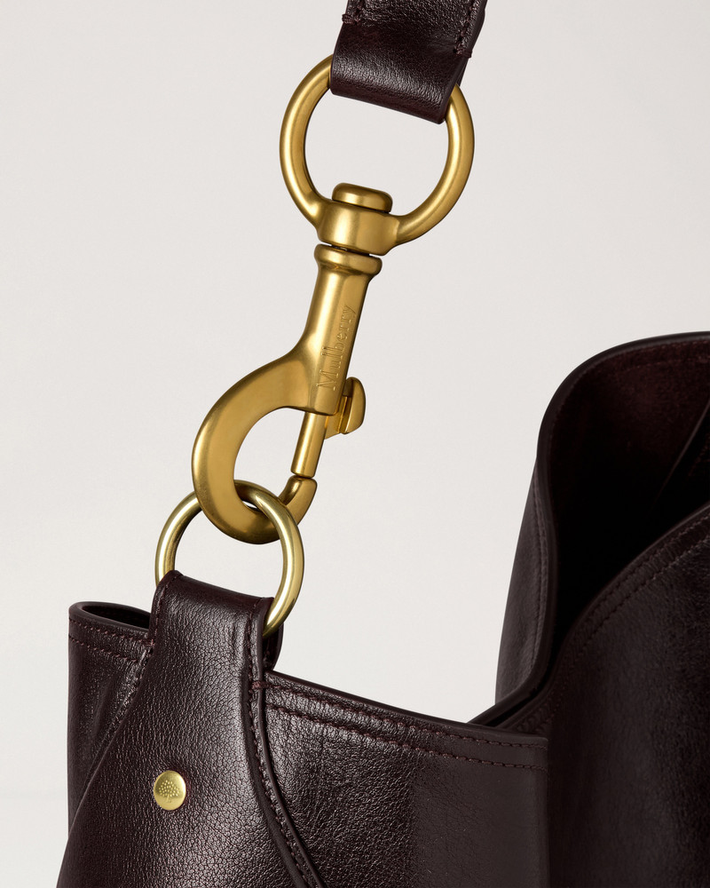 Hackney Shoulder Bag
Ebony Shiny Buffalo 5