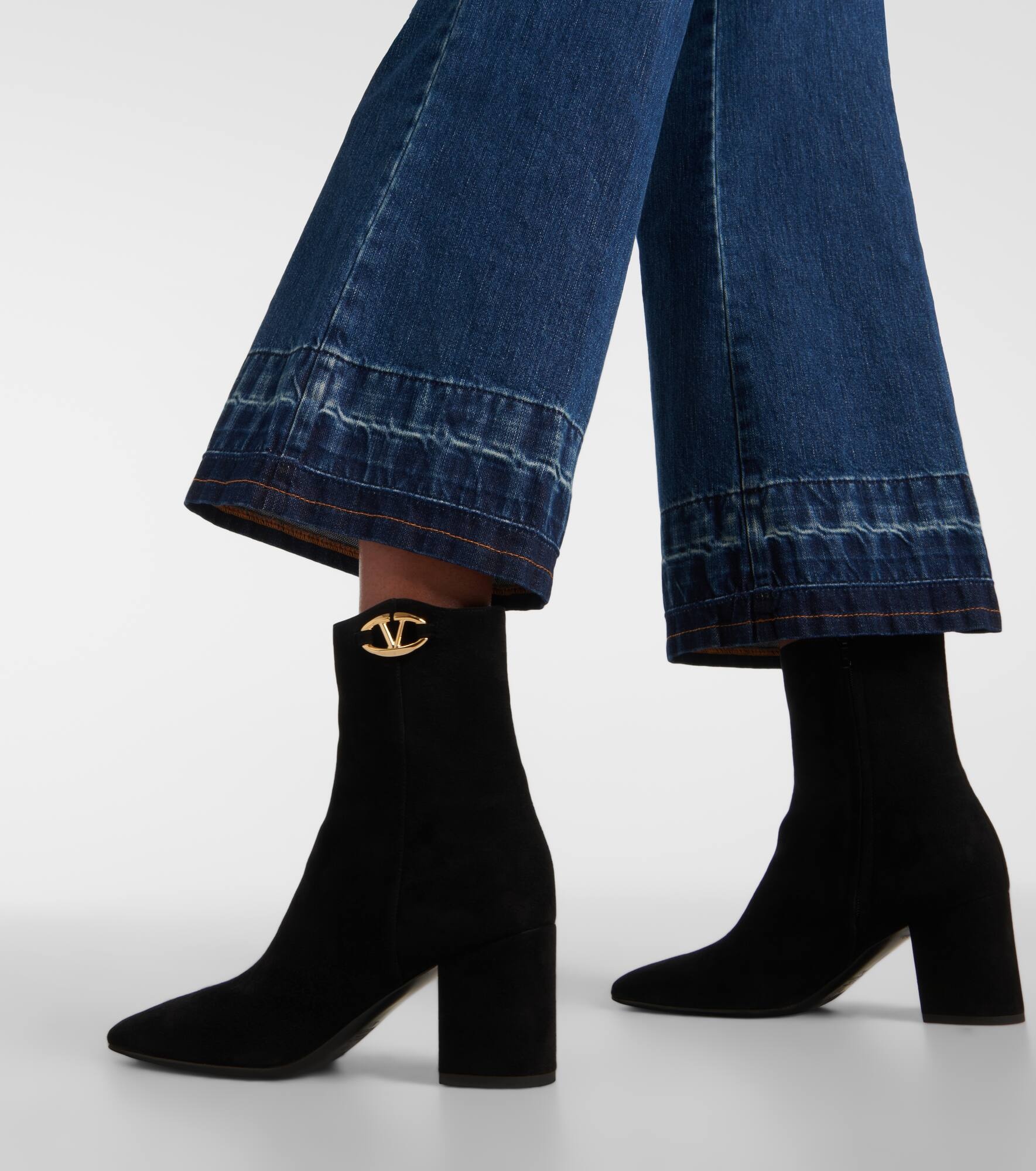 VLogo The Bold Edition suede booties - 7