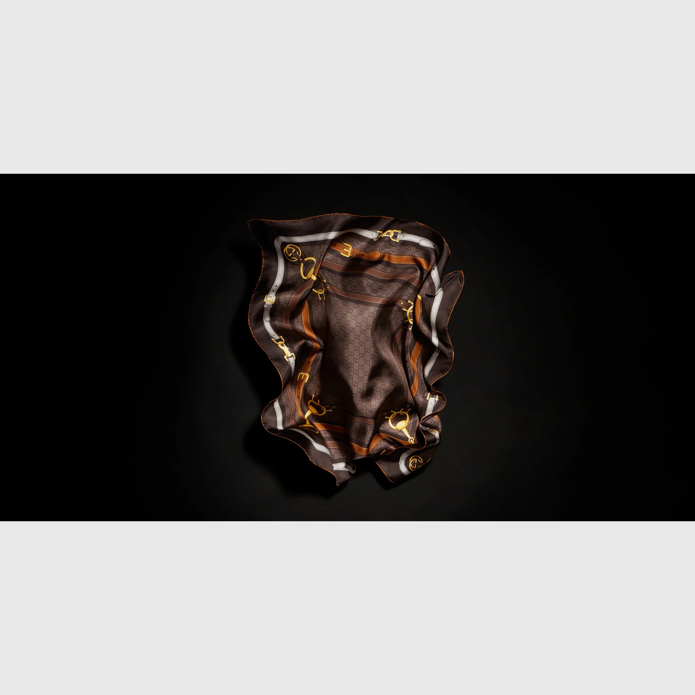 Printed GG silk twill jacquard carré - 1