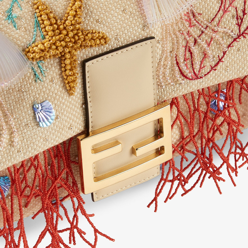 FENDI Baguette outlook