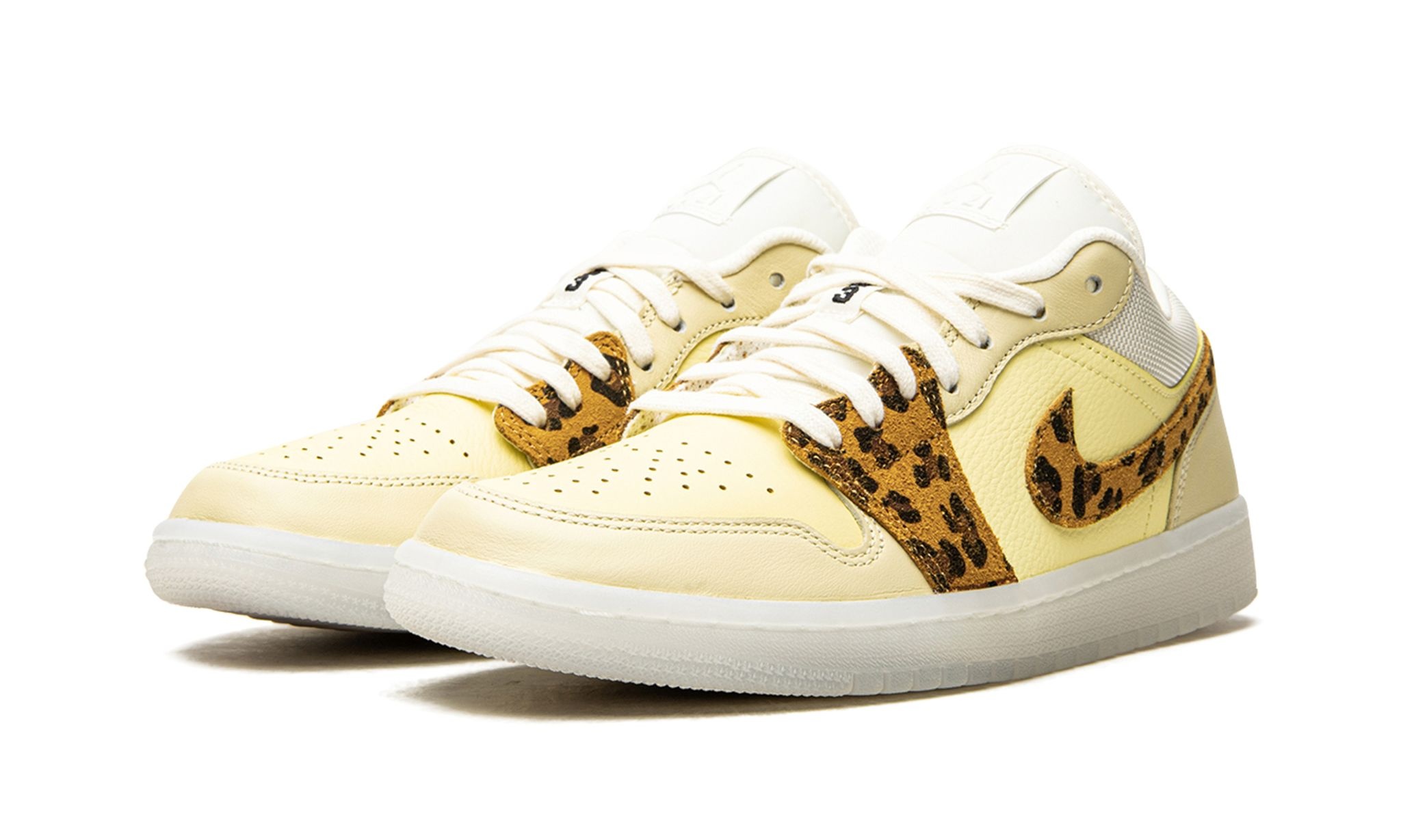 WMNS Air Jordan 1 Low "SNKRS Day" - 2