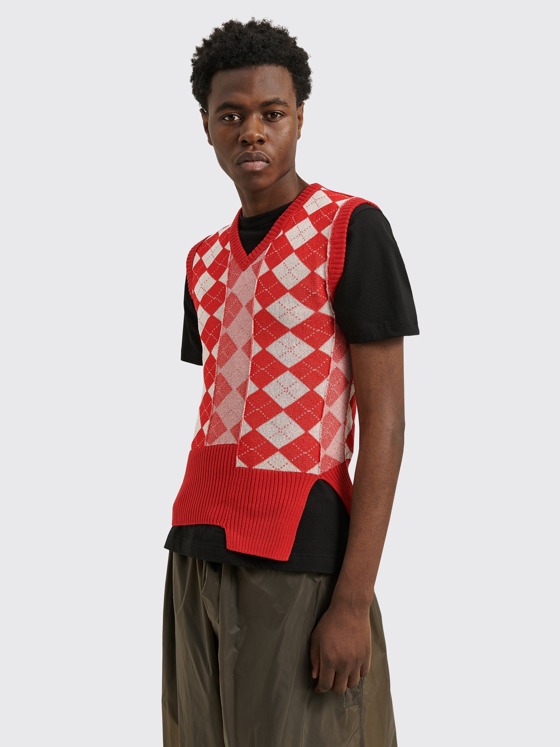 MM6 MAISON MARGIELA SLEEVELESS V-NECK ARGYLE JUMPER RED / WHITE - 2