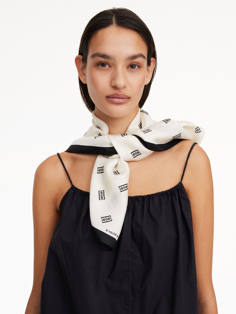 BY MALENE BIRGER Monnas silk scarf outlook