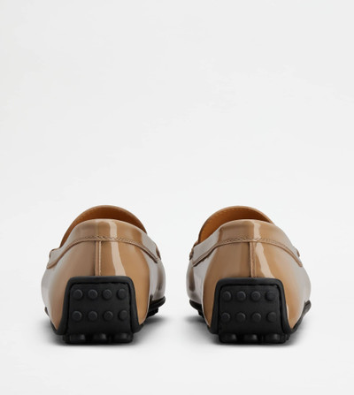 Tod's CITY GOMMINO DRIVING SHOES IN PATENT LEATHER - BROWN outlook