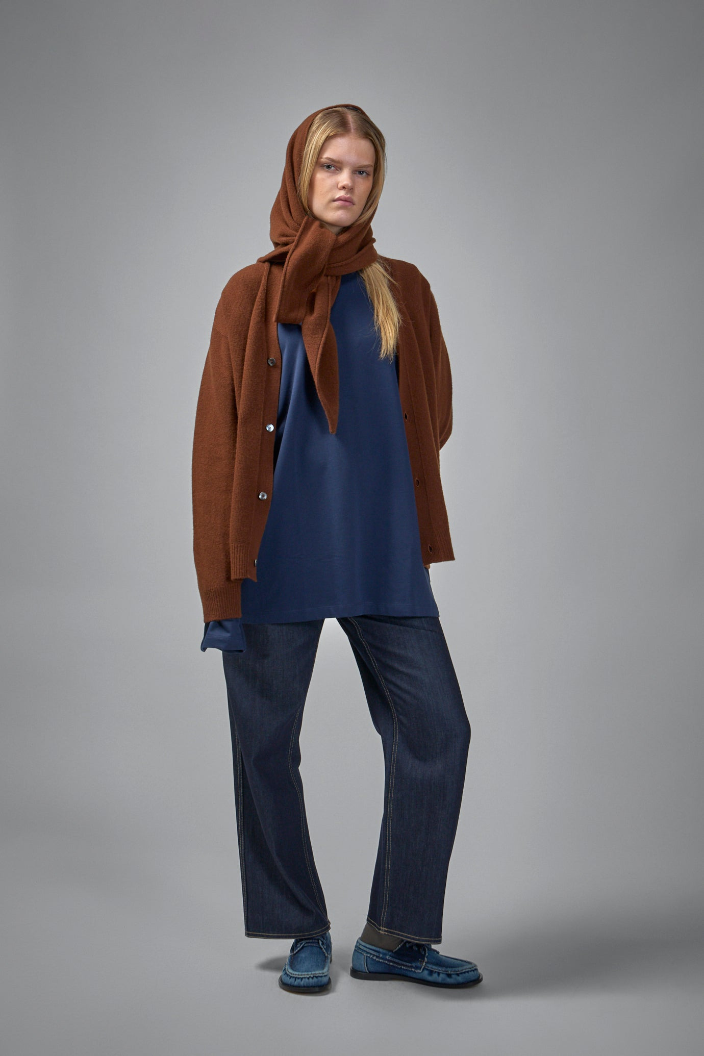 Mabuse Seamless V-Neck Cardigan Long Sleeves Knit - 2