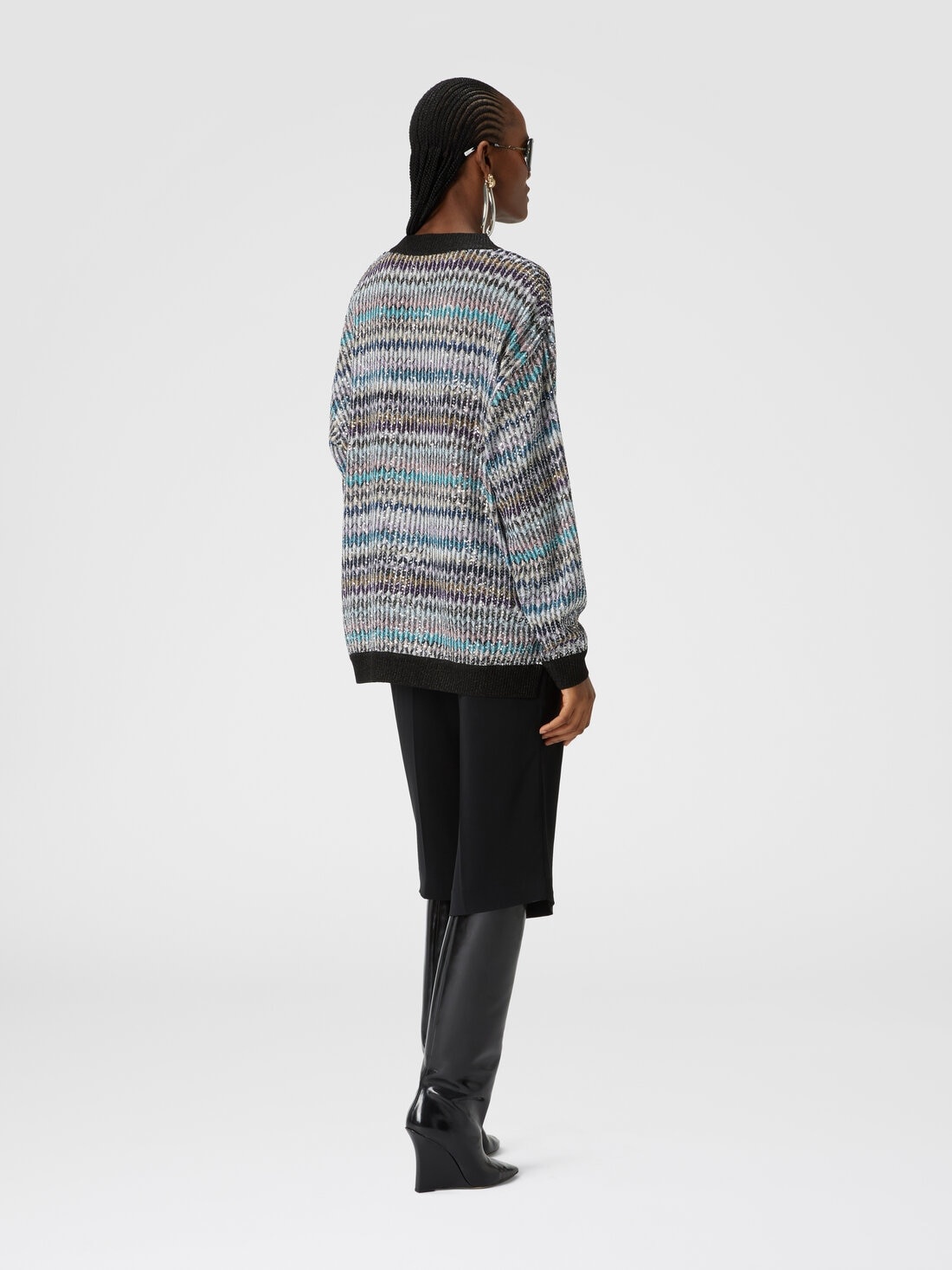 Oversized V-neck sweater with sequins - 3