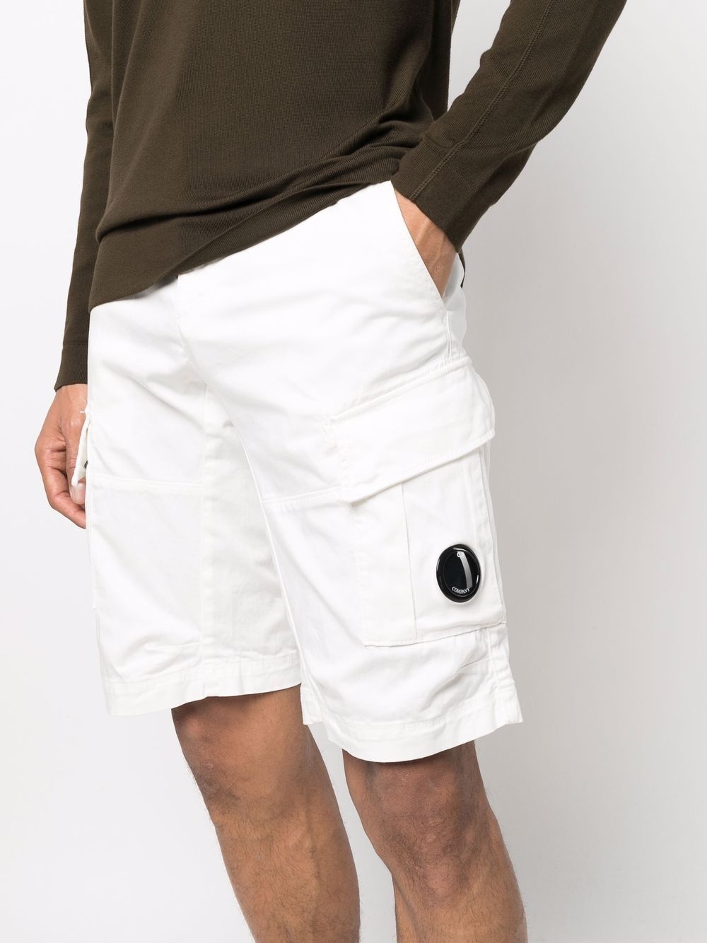 Lens logo patch cargo shorts - 5