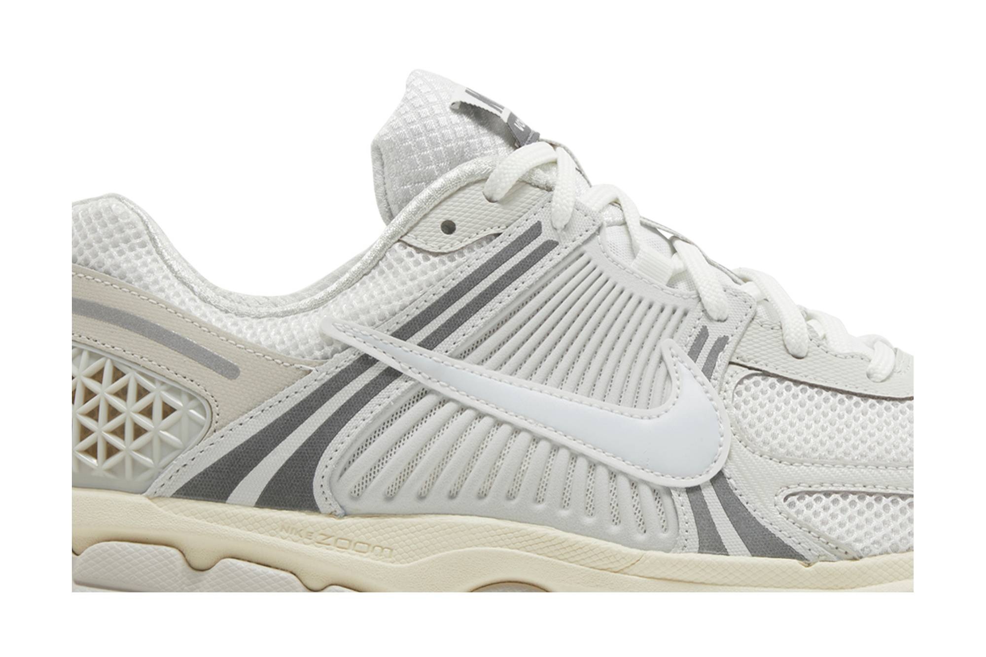 Air Zoom Vomero 5 'Platinum Tint' - 2