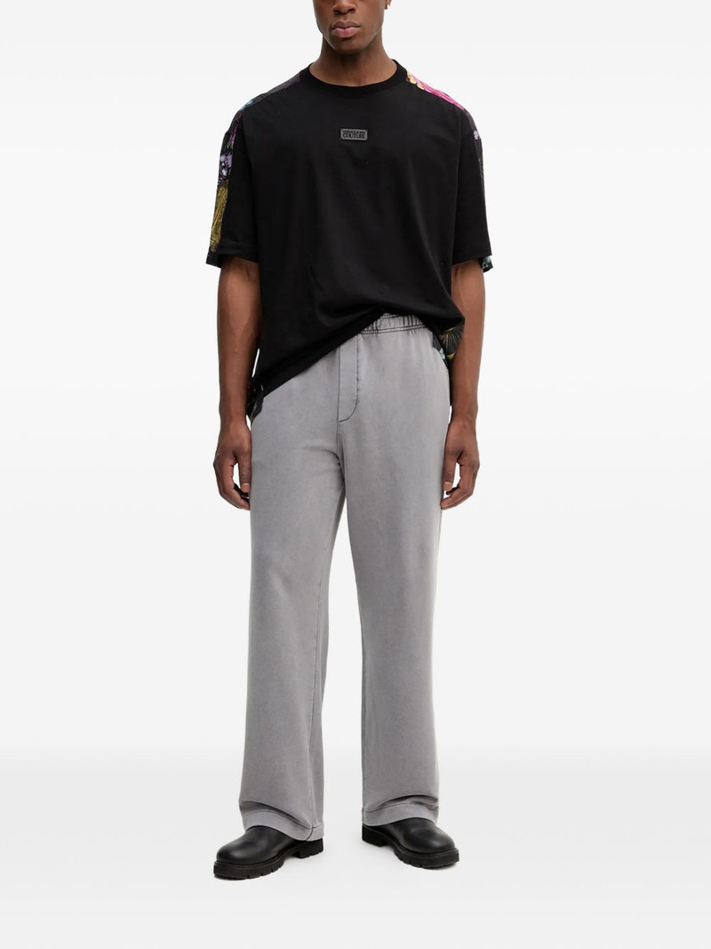 VERSACE JEANS COUTURE back-patterned logo-plaque T-Shirt outlook