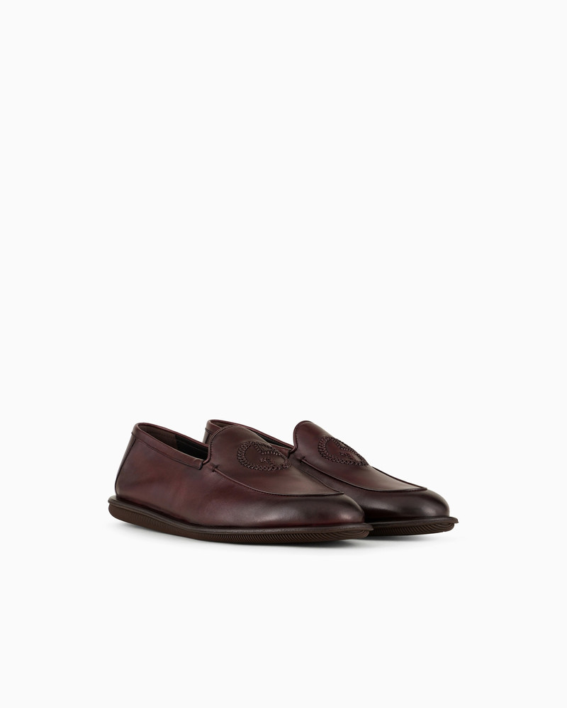 GIORGIO ARMANI 빈티지 냅파 가죽 loafers 와 embroidered 로고 outlook