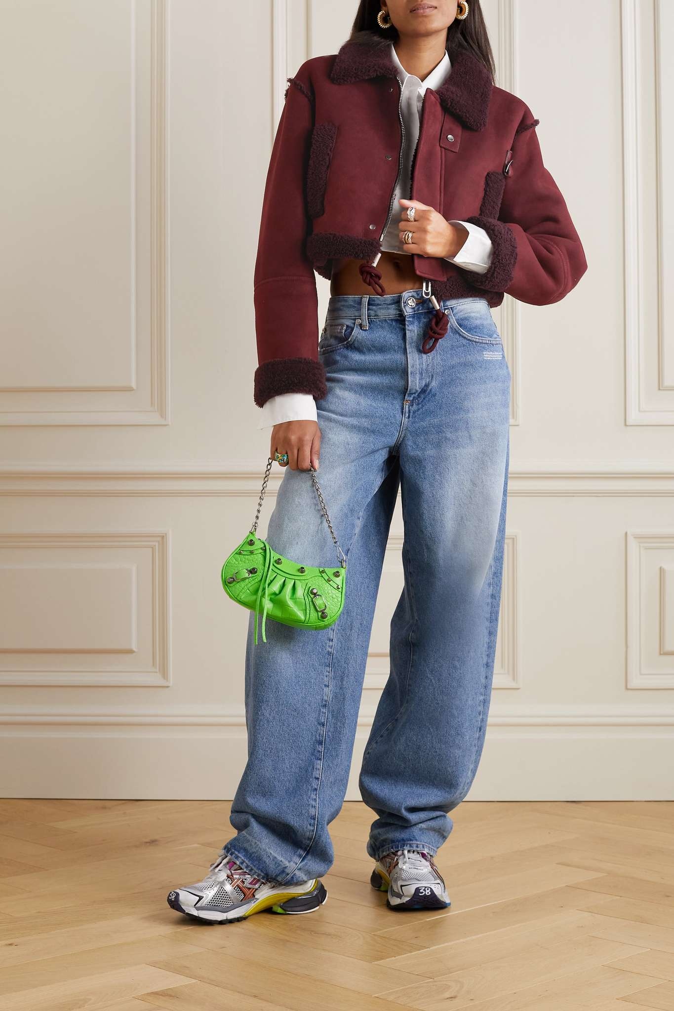 Cropped faux shearling-trimmed suede jacket - 2
