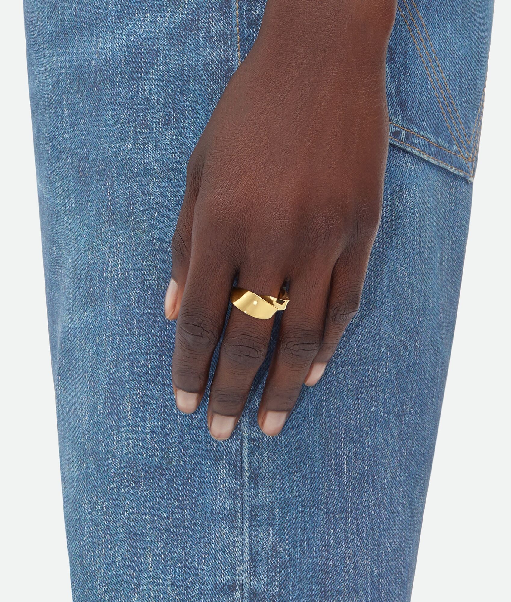 ●BOTTEGAVENETA ●ボッテガヴェネタ Pillar Twisted Ring Bottega Veneta Twist Ring | REVERSIBLE