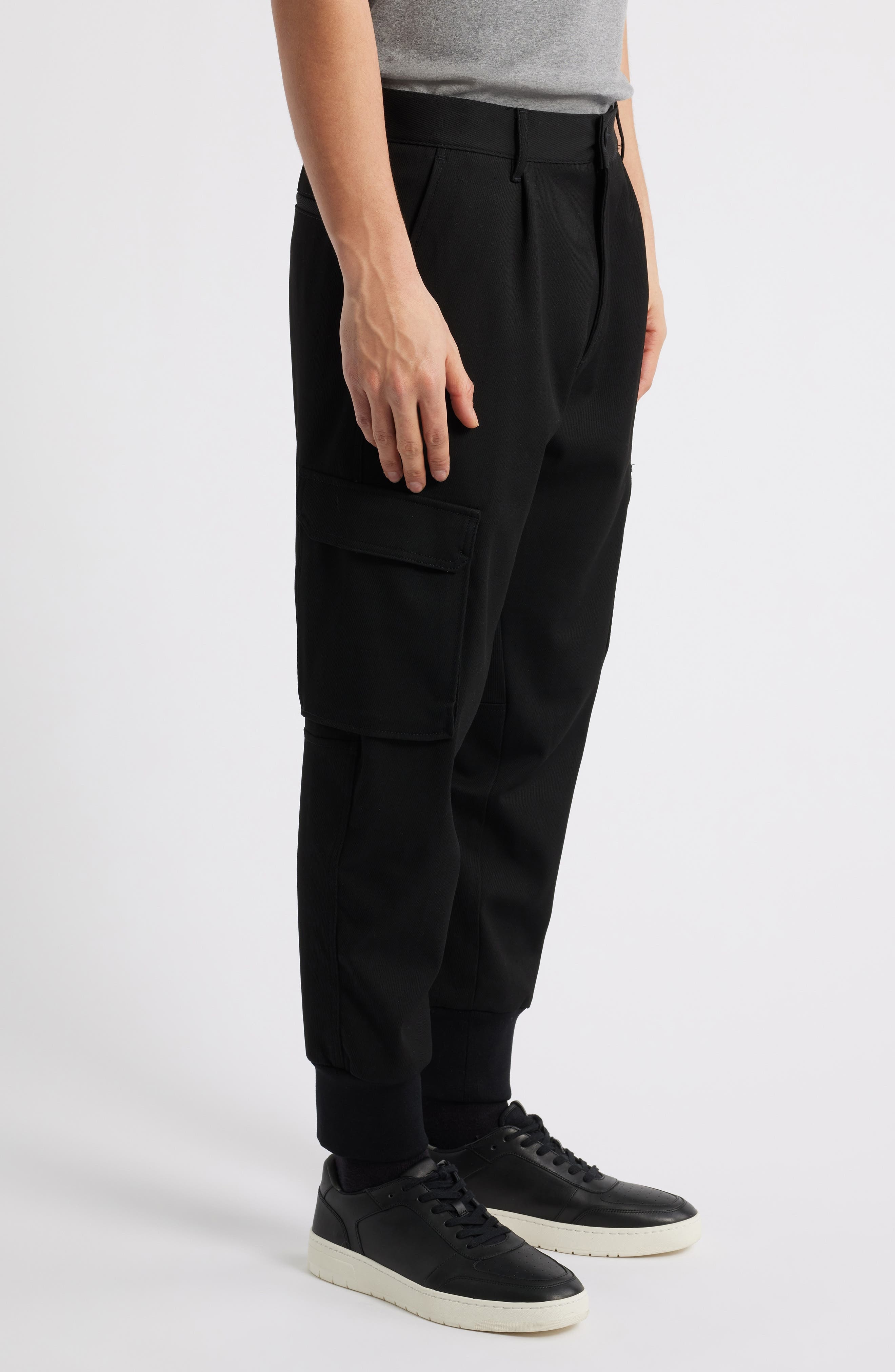 HUGO Glavin Pleated Cargo Joggers in Black at Nordstrom - 3