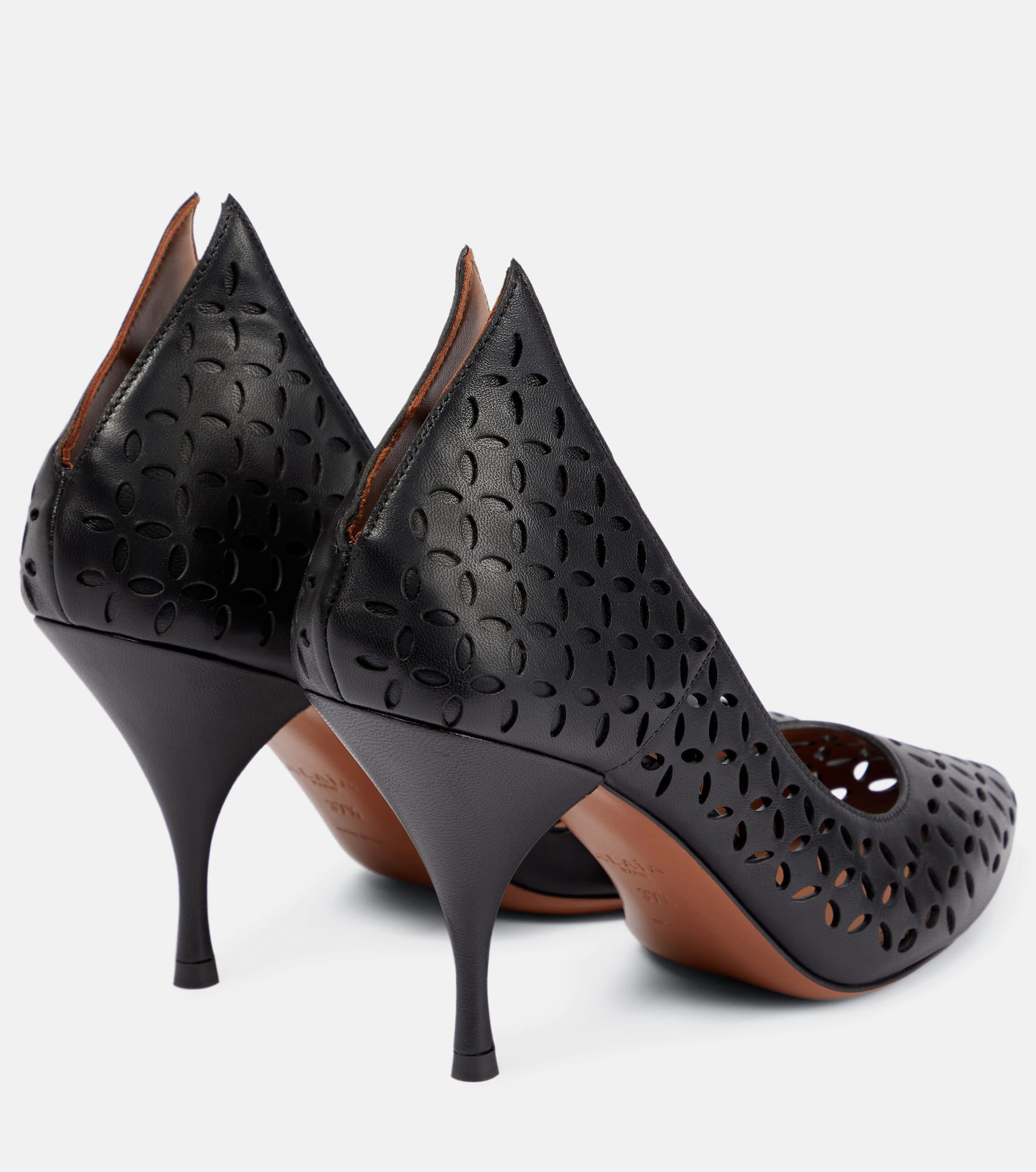 Laser-cut leather pumps - 3