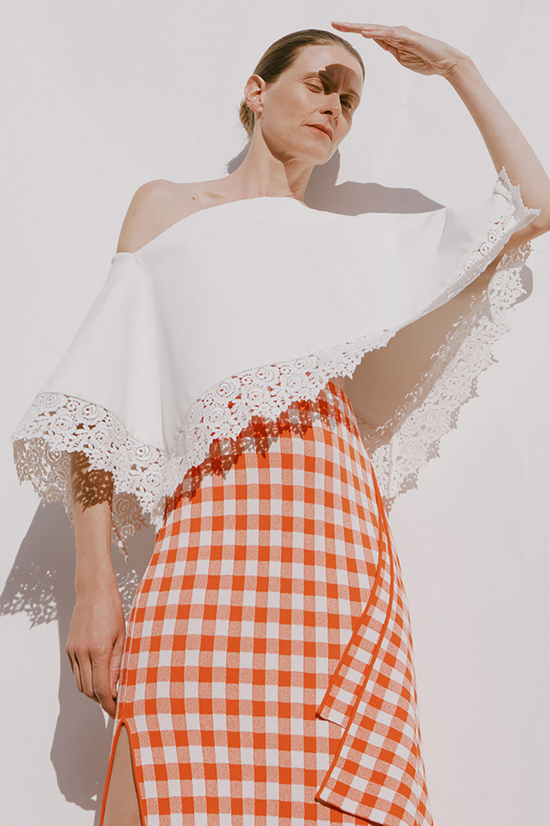 KNITTED FITTED MAXI SKIRT WITH SIDE PANEL RED WHITE GINGHAM 5