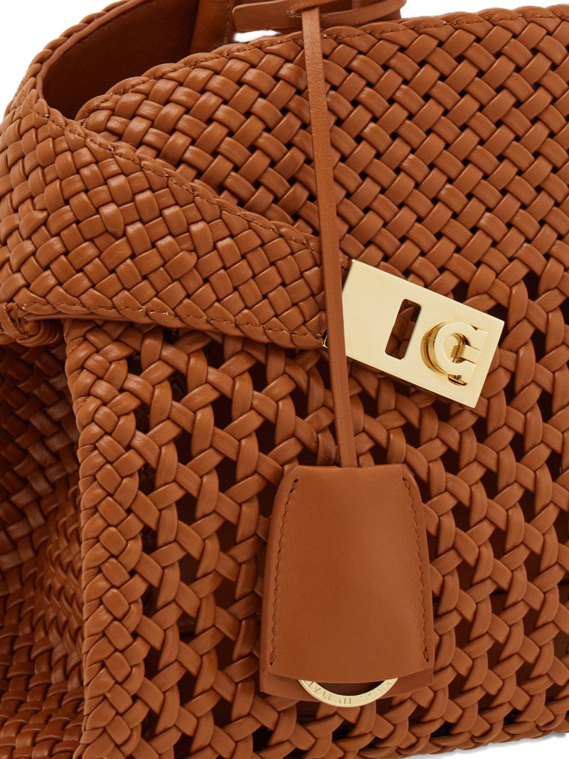 Hug handbag (M) 4