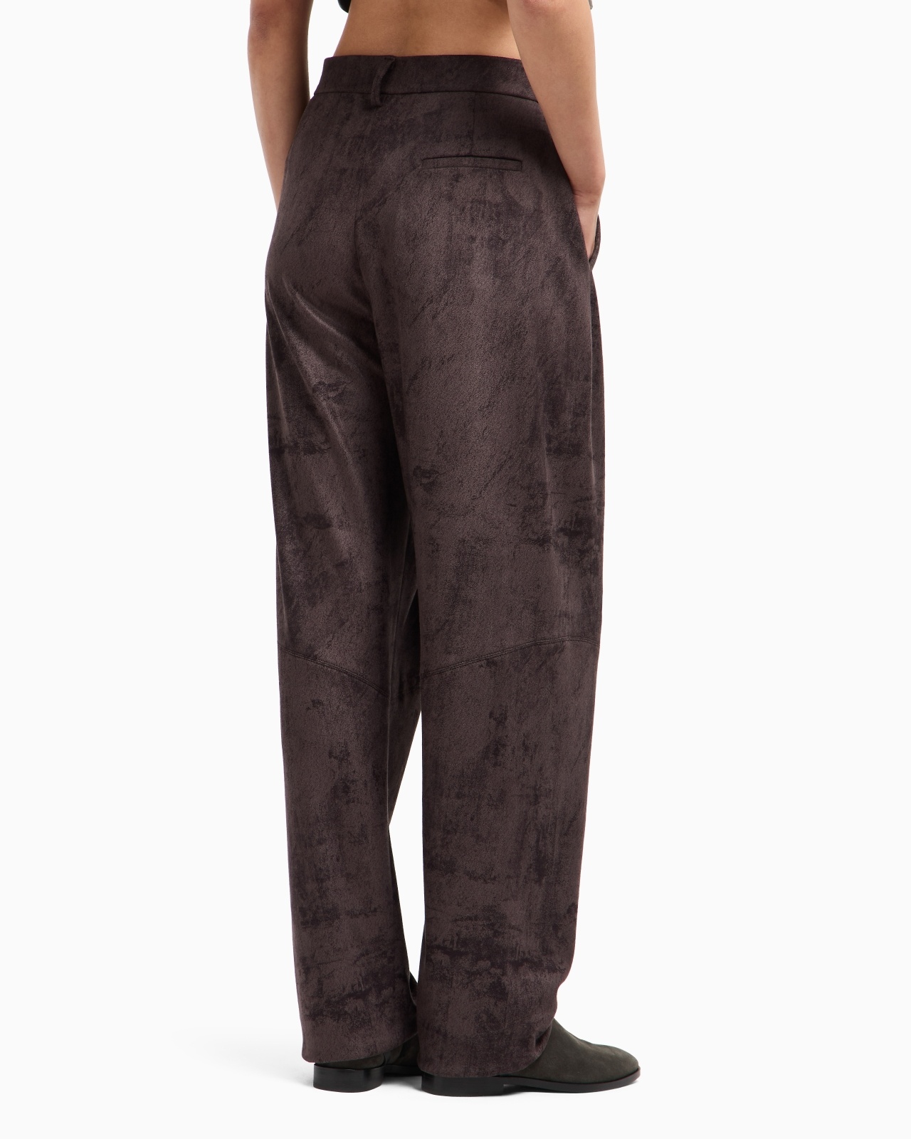 SINGLE-PLEAT TROUSERS IN ALCANTARA-EFFECT JERSEY - 3