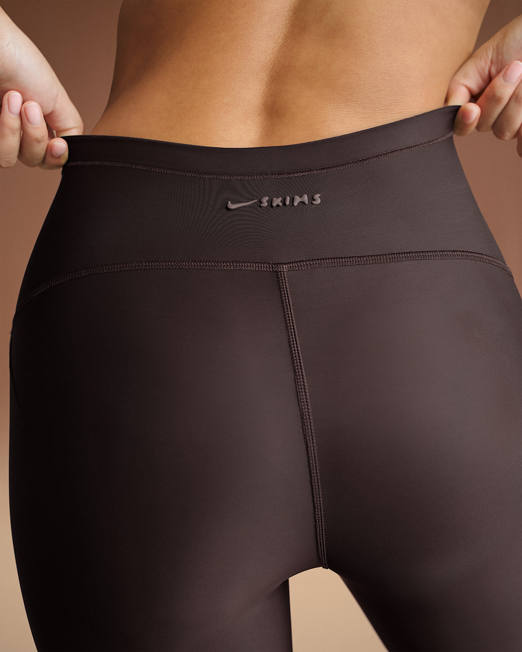 NikeSKIMS Shine Women's High-Waisted 17" Leggings with Drawcord - 6