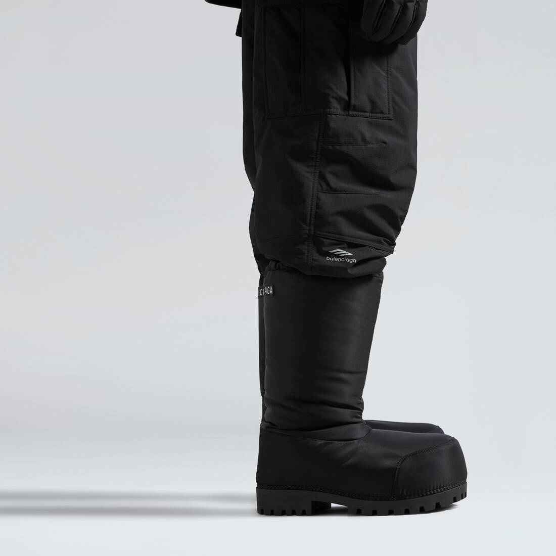 Men's Skiwear - Alaska High Boot in Black - 9