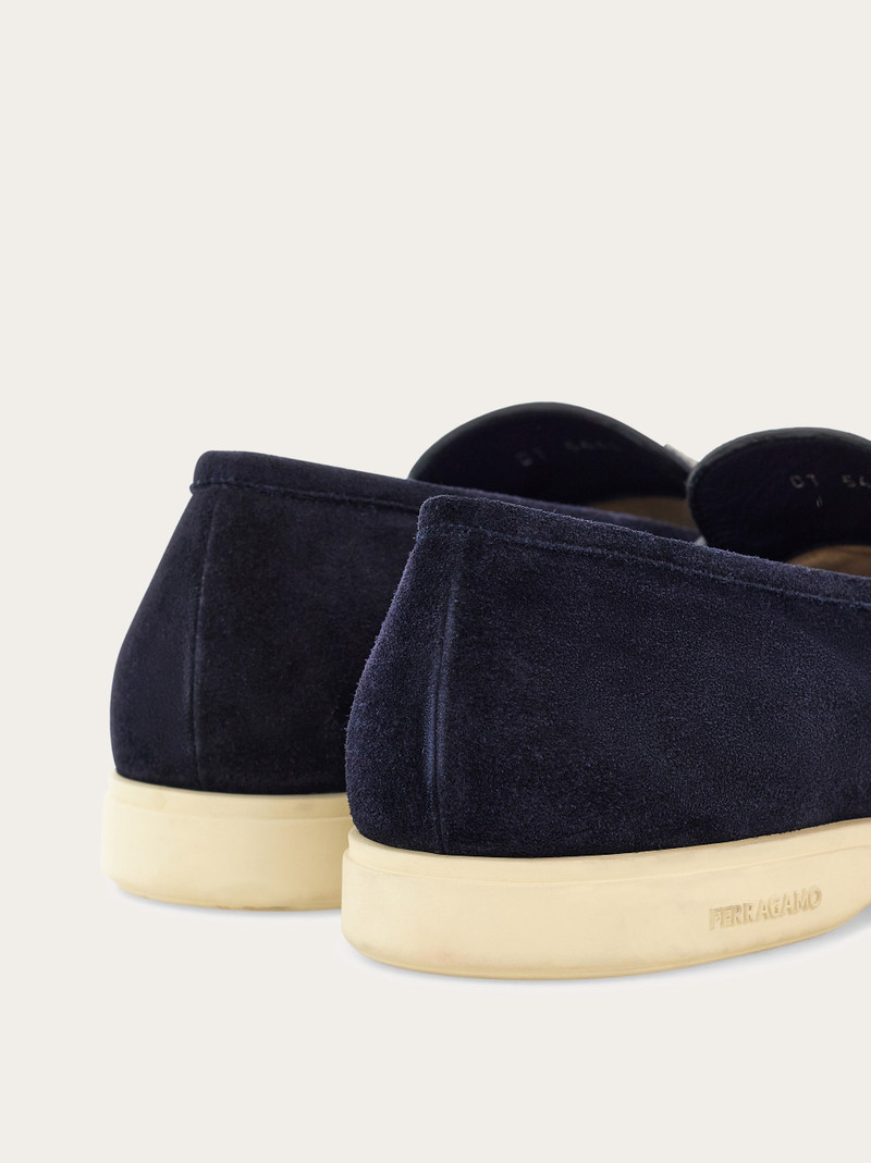 FERRAGAMO Casual loafer with Gancini ornament outlook