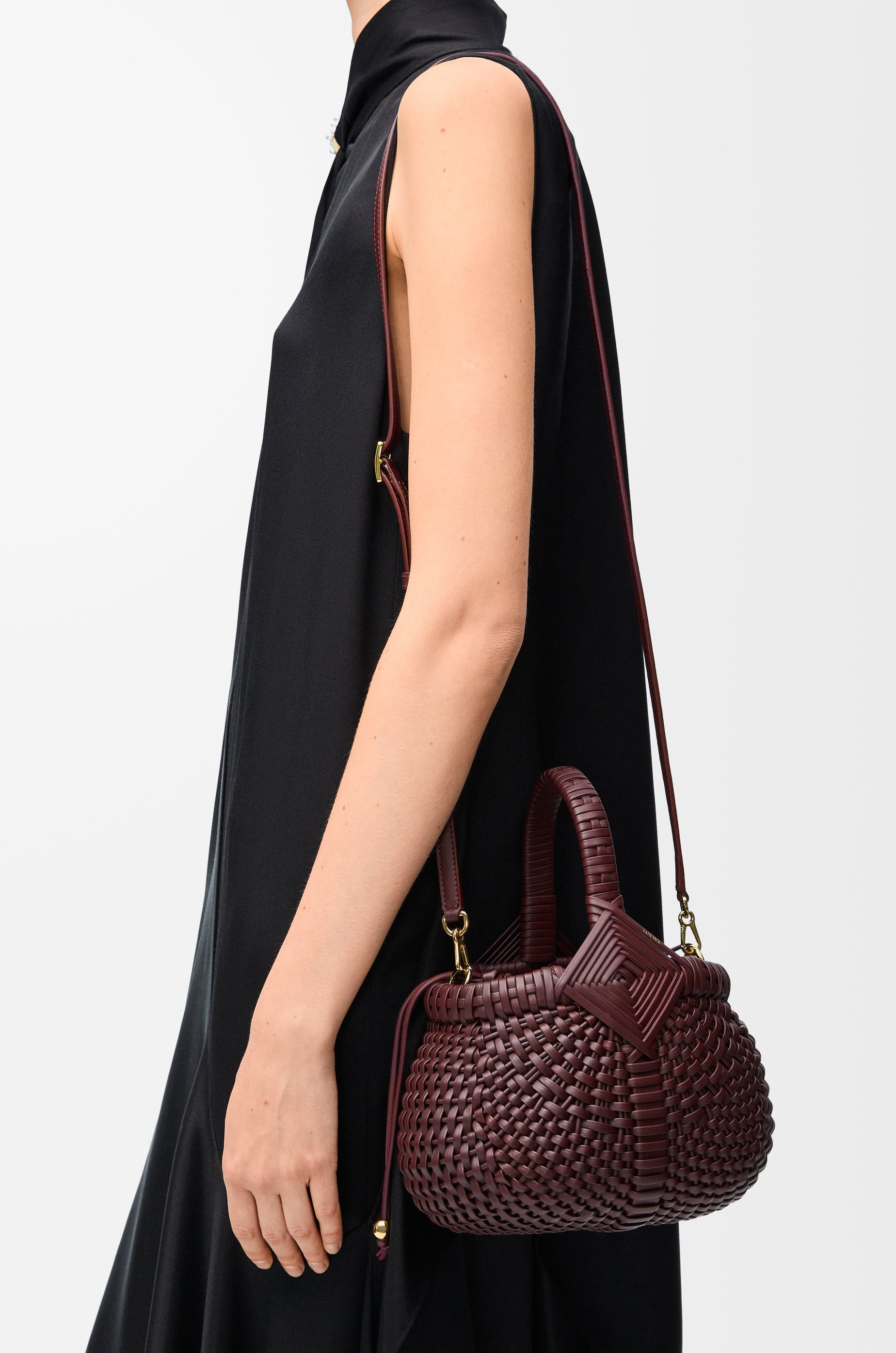 Mini Diamond round basket in calfskin - 2
