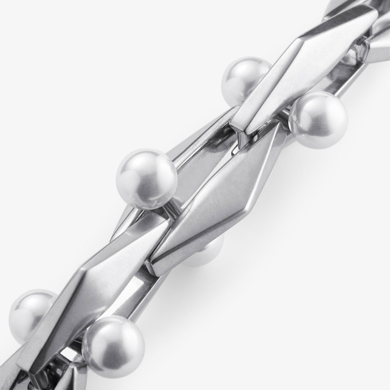 Diamond Chain Necklace
Antique Silver Finish Pearl Necklace 4