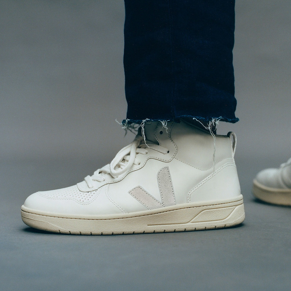 V-15 LEATHER WHITE - 4