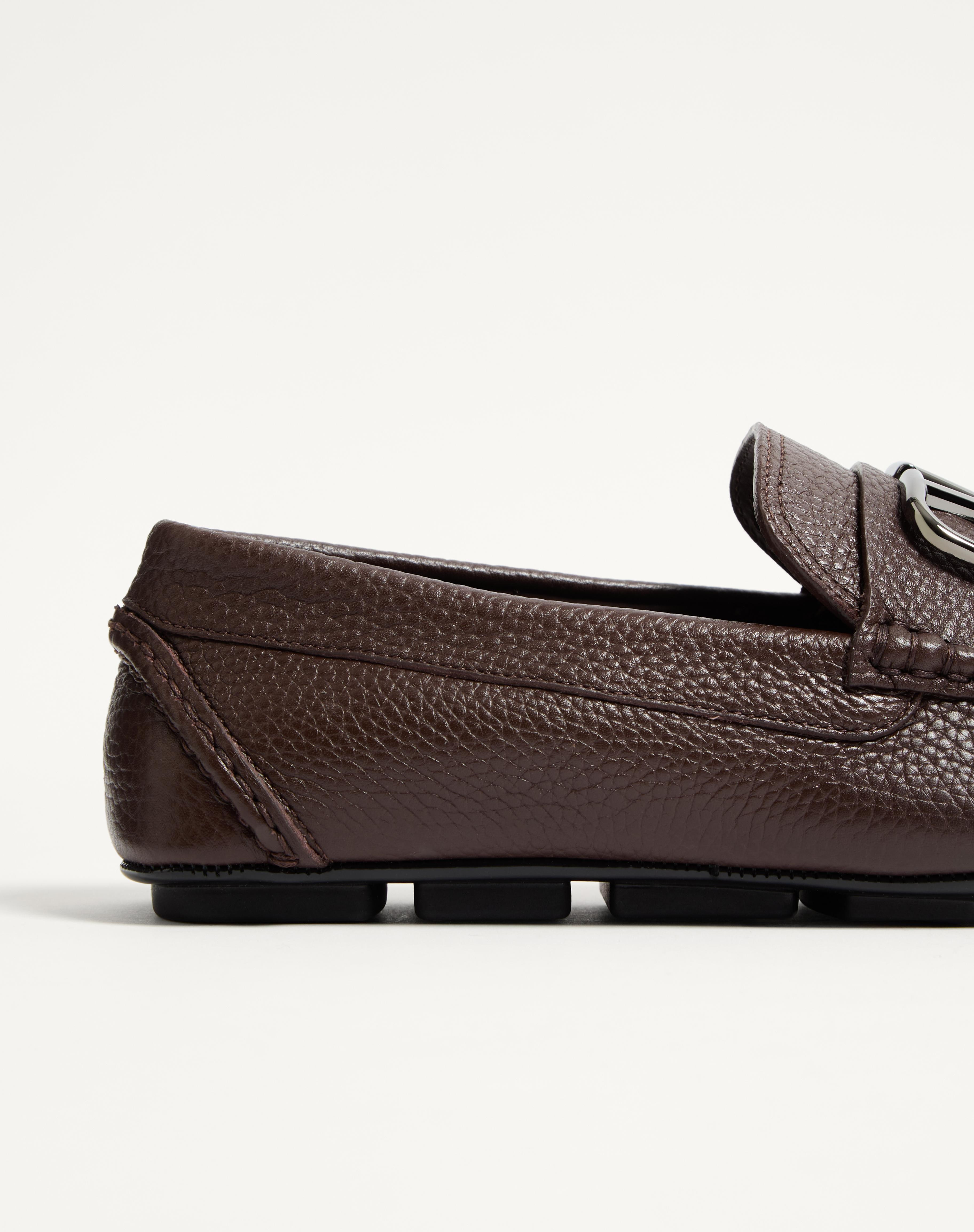 VLOGO SIGNATURE GRAINY CALFSKIN DRIVING SHOE - 7
