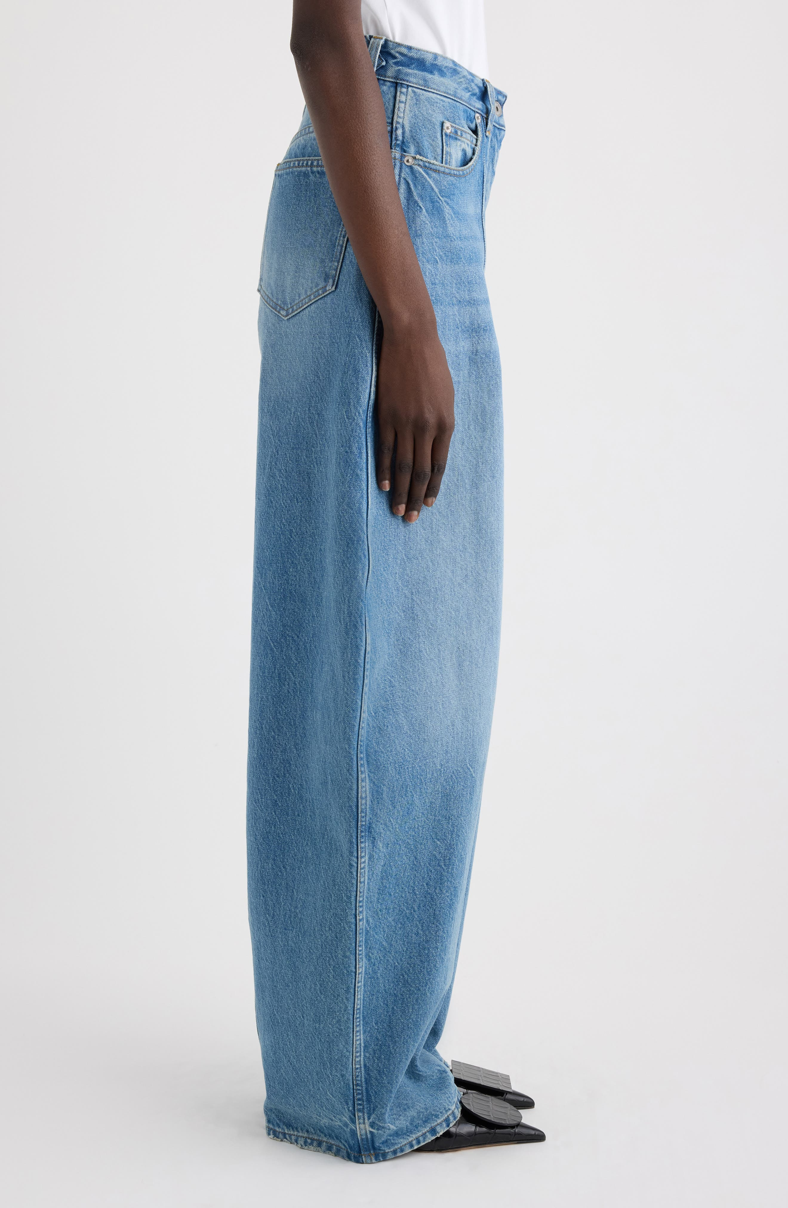 Jacquemus Le de-Nîmes Ovalo Wide Leg Jeans in Blue/Tabac at Nordstrom - 4