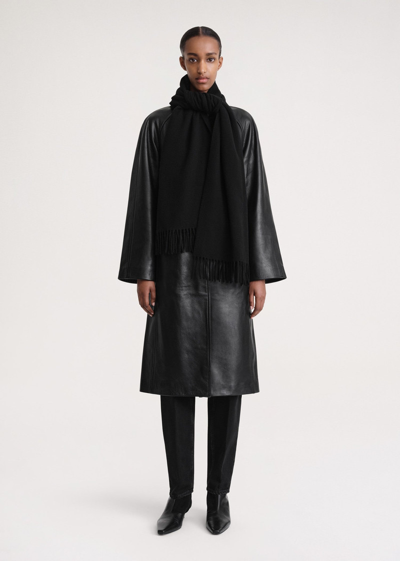 Totême Classic wool scarf black outlook