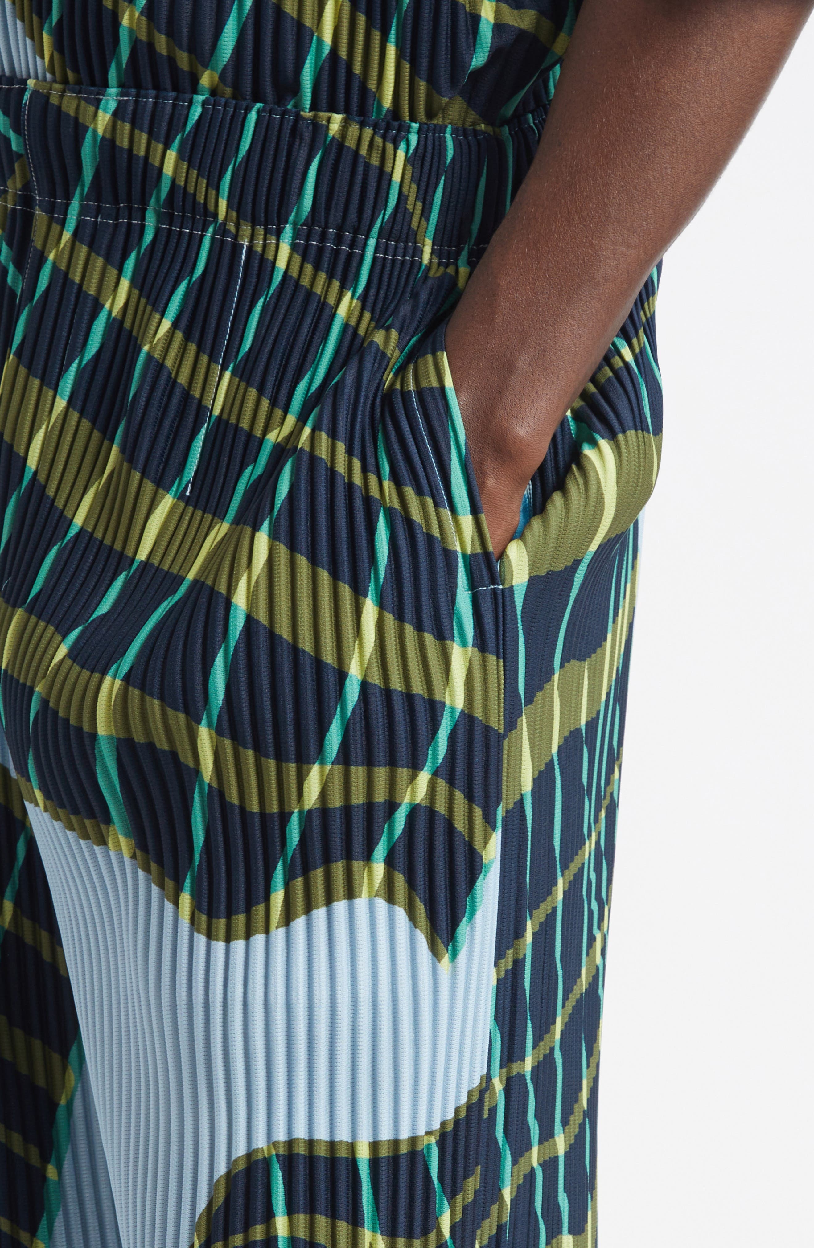 Homme Plissé Issey Miyake Windswept Plaid Pleated Shorts in Blue Gray at Nordstrom - 4