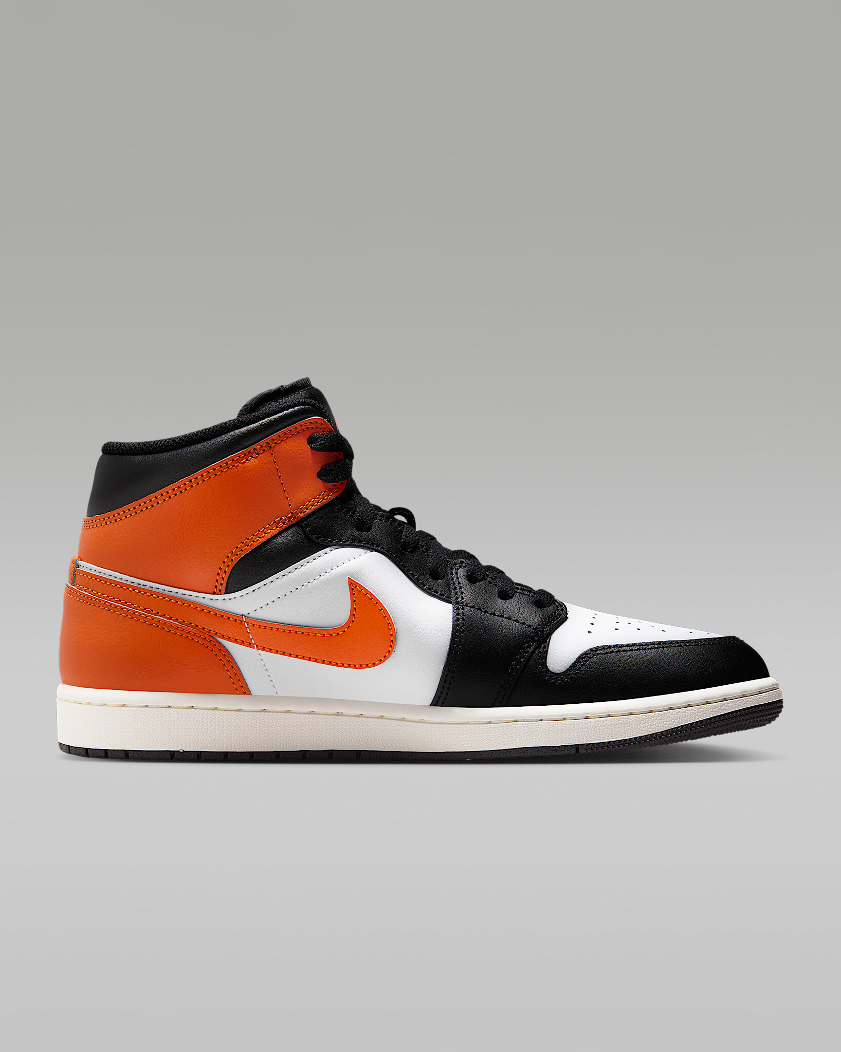 Air Jordan 1 Mid Men's Shoes - 3