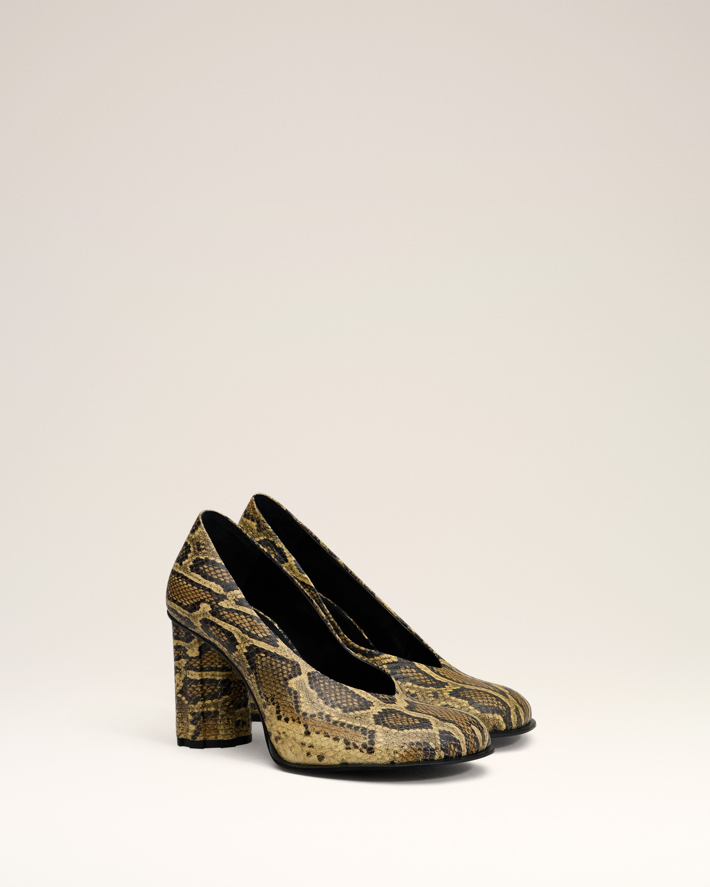 BEIGE LEATHER PIANO PUMP - 3