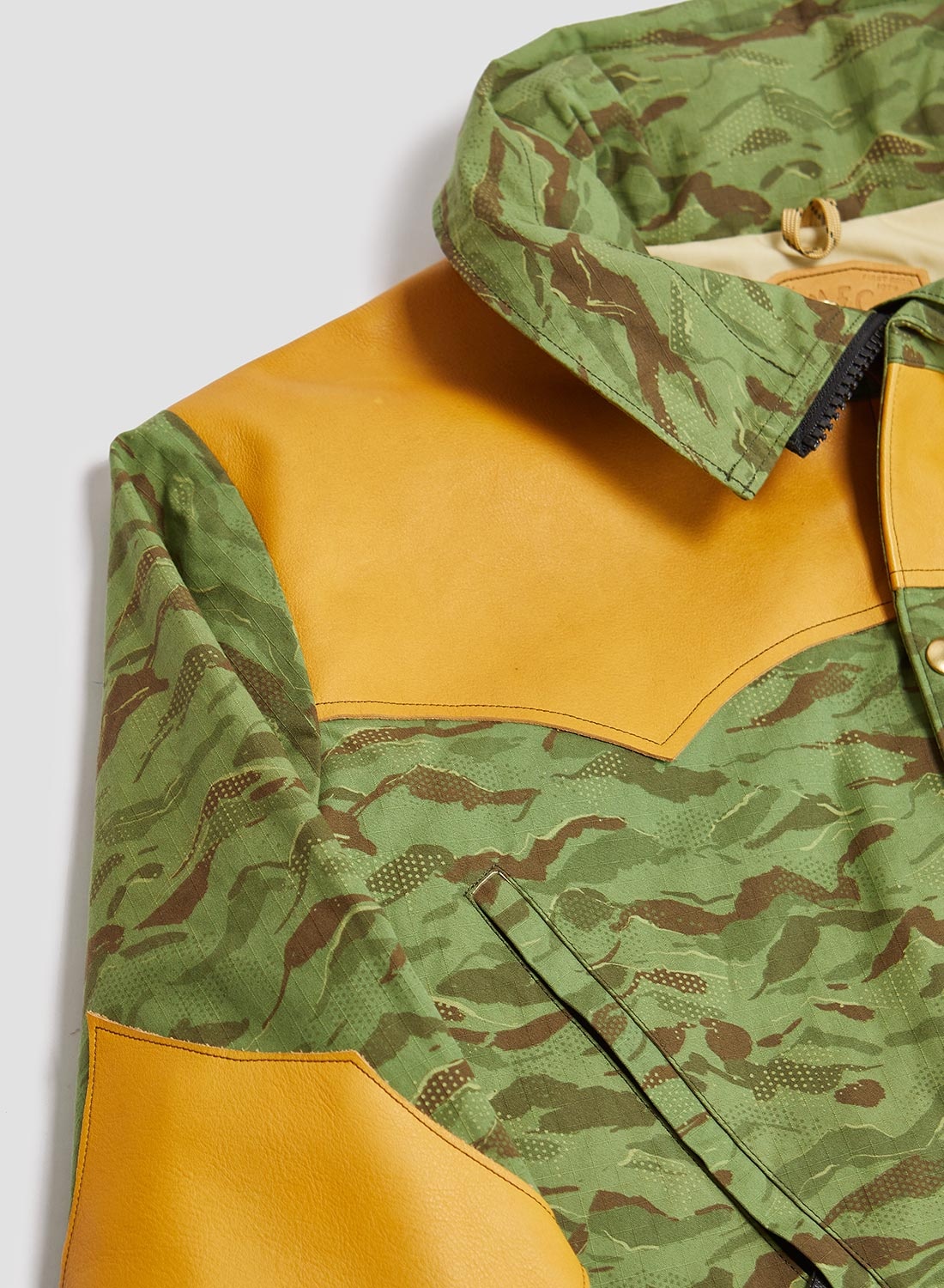 Rocky Mountain Featherbed x Nigel Cabourn Mountain Parka Mountain Camo in Green - 9