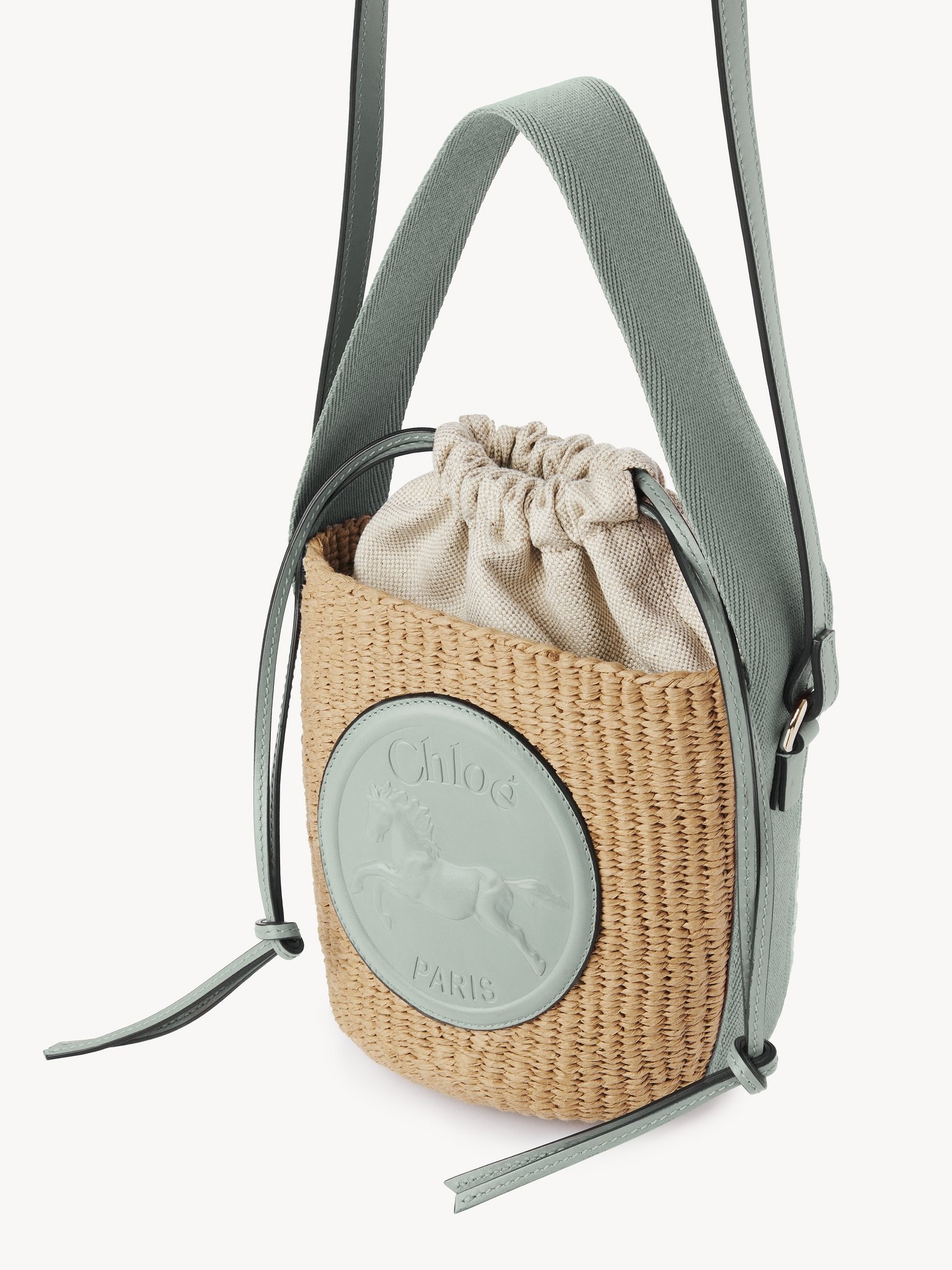 SMALL HORSE MEDAL BASKET IN NATURAL FIBERS - 2