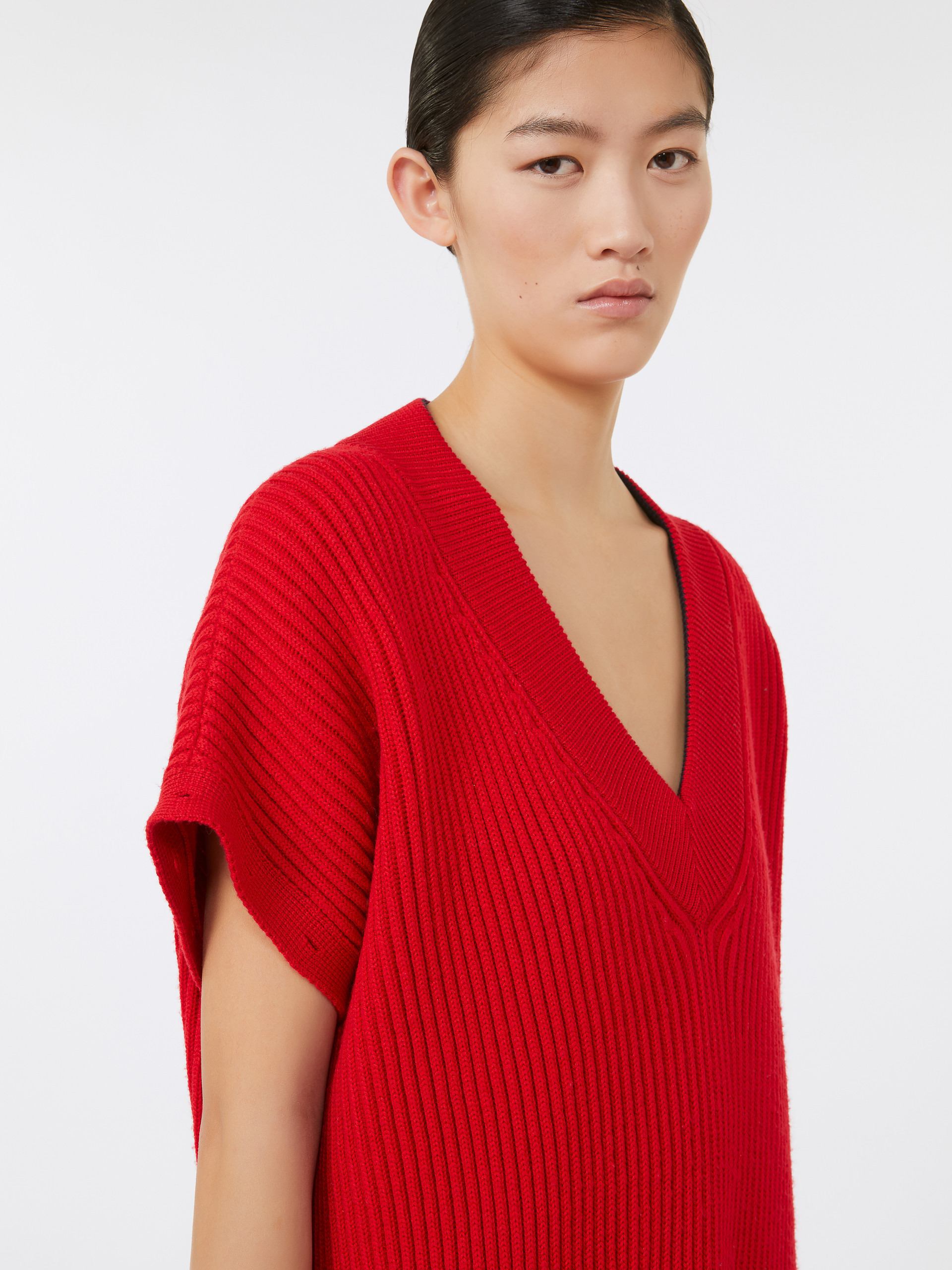 TAY Oversized jumper with detachable sleeves - 6