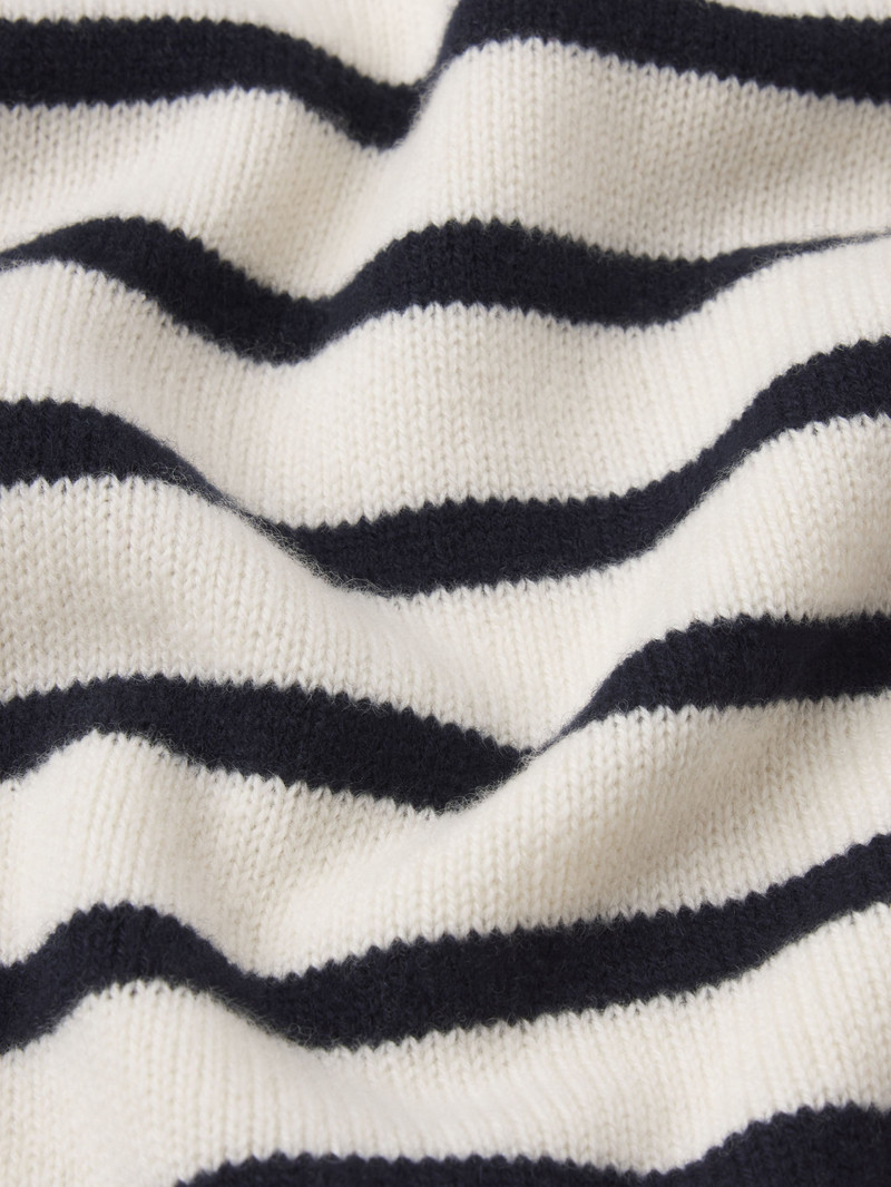 The Cashmere Easy Crew 7