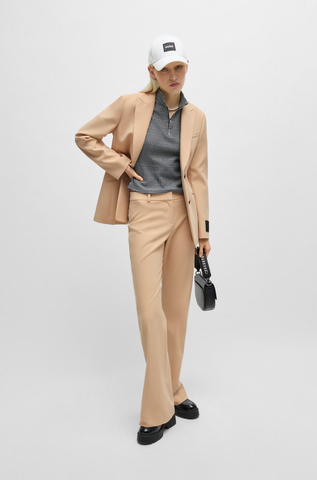 SINGLE-BREASTED BLAZER IN AN HOURGLASS SILHOUETTE - 3