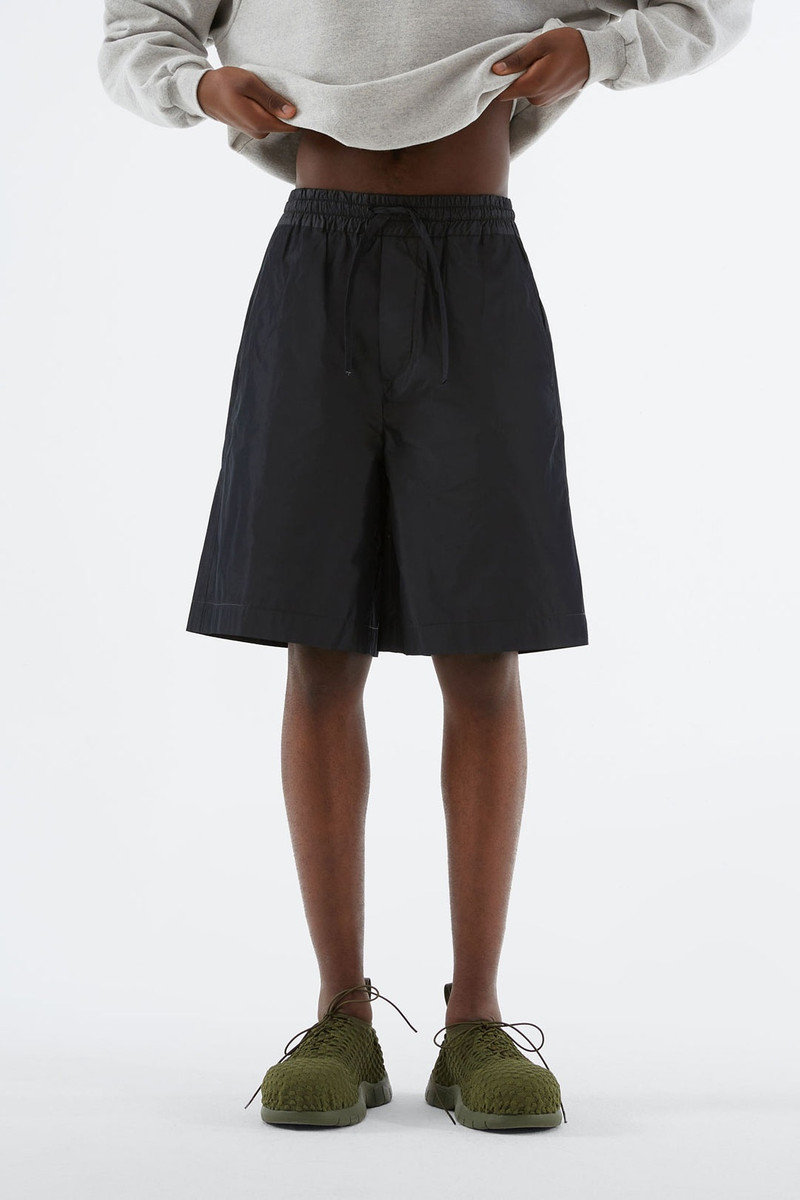 DARK GREY SHORT ELASTIC PANTS 1