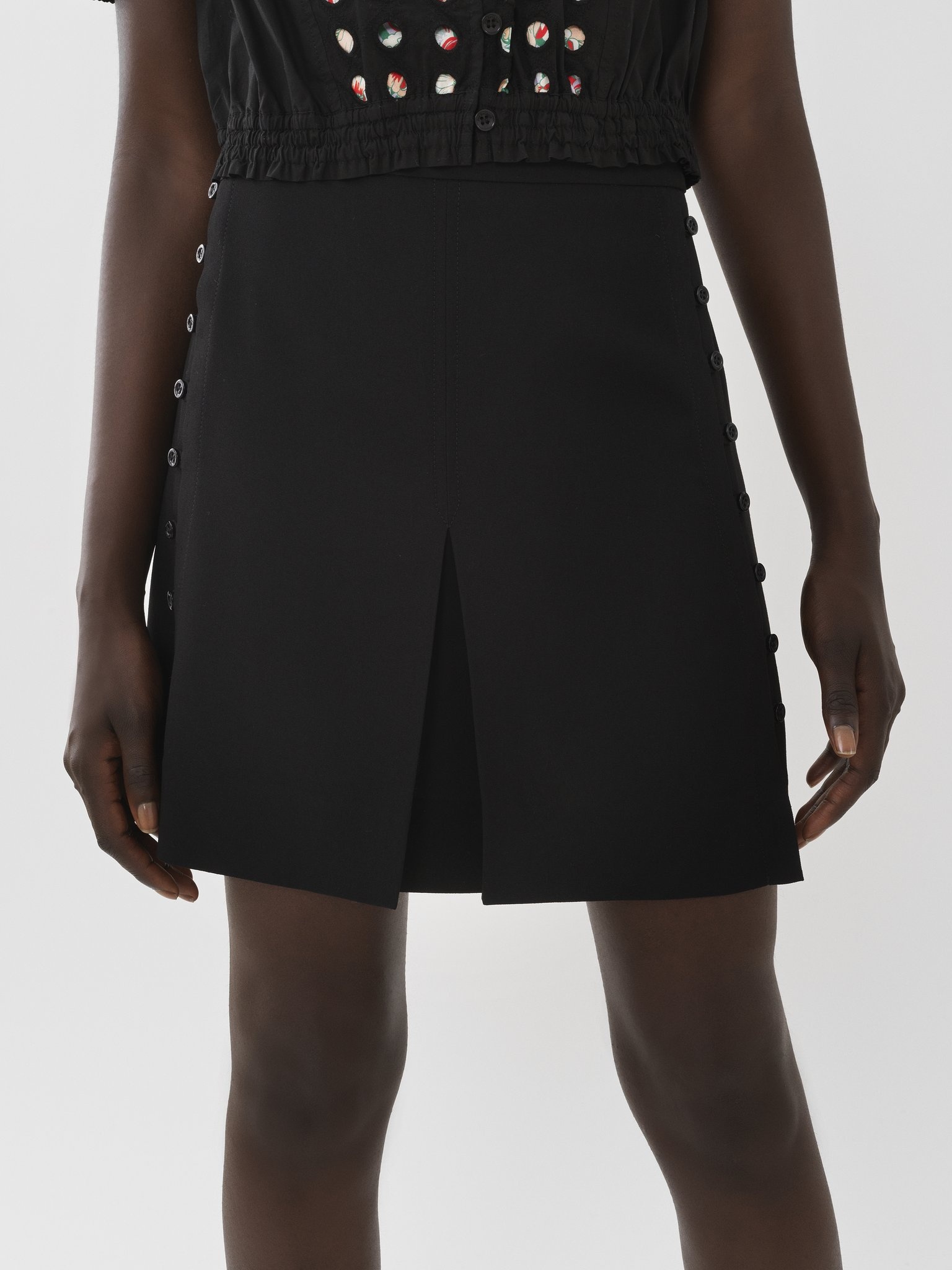 BUTTON-DETAILED MINI SKIRT - 6