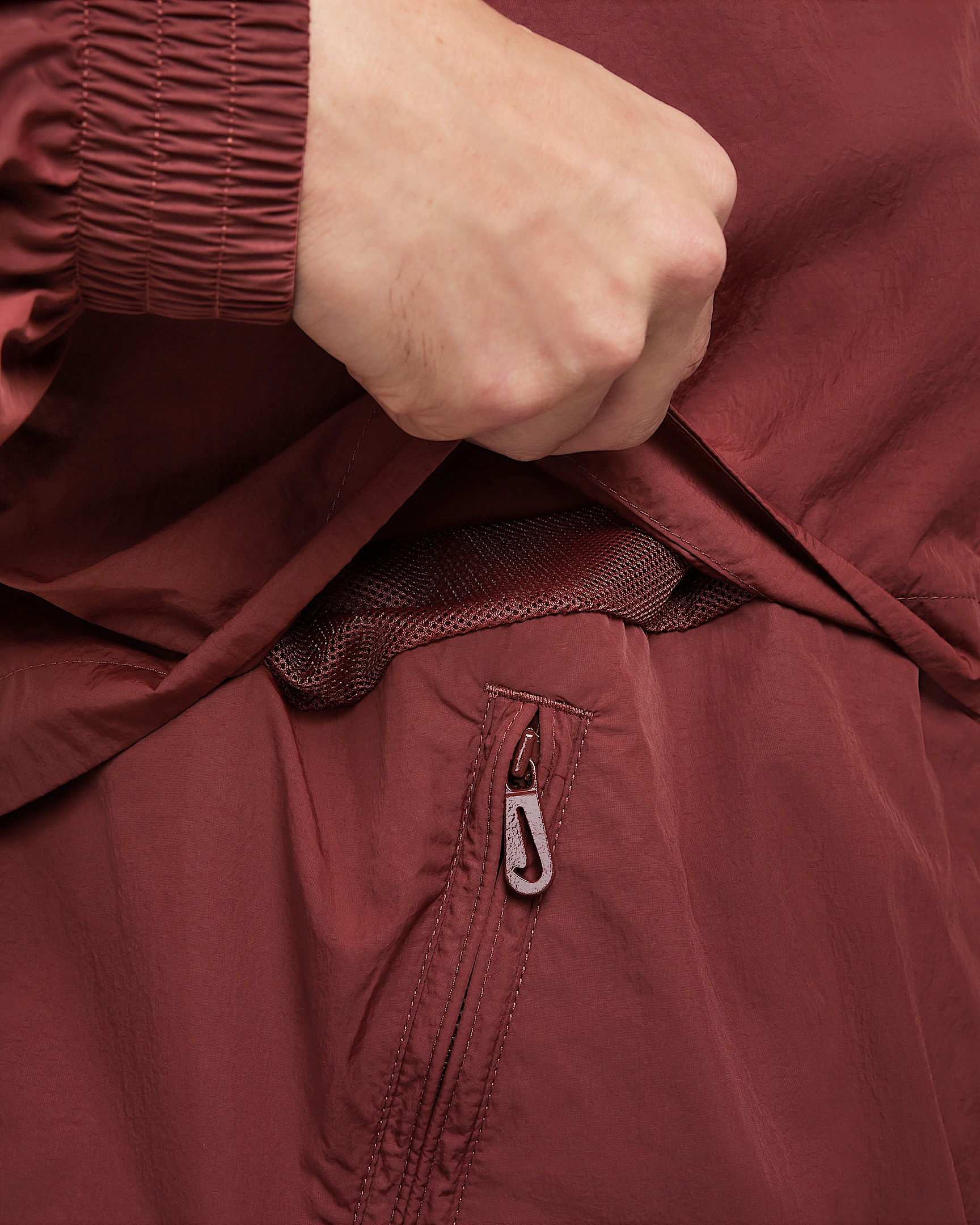Nike Sportswear Solo Swoosh Men's Woven Track Jacket - 6
