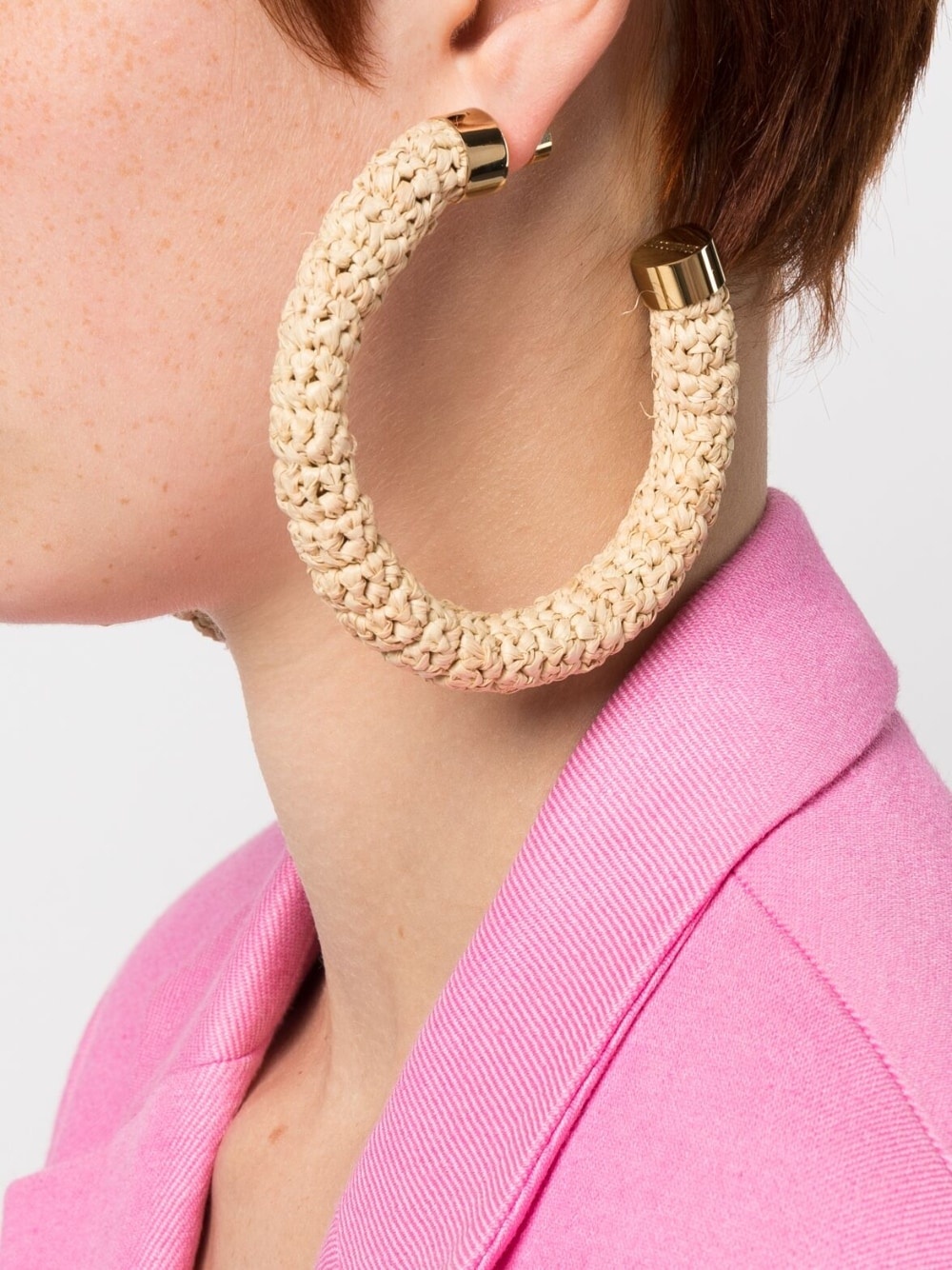【送料&関税込】Jacquemus Les CrA£AColes Raphia Earrings JACQUEMUS Les créoles Raphia hoop earrings | REVERSIBLE