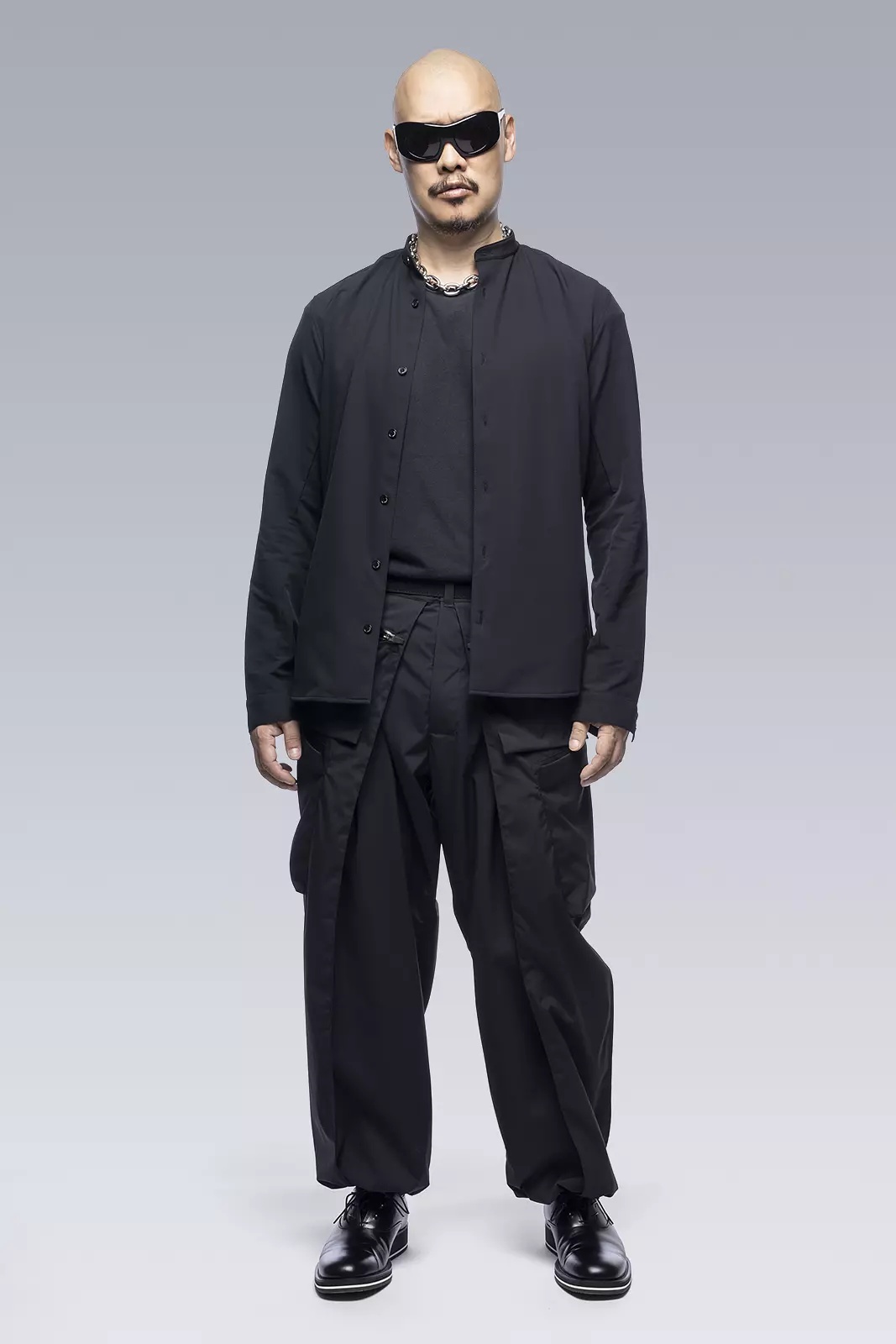 P45A-E Encapsulated Nylon Single Pleat Cargo Trouser Black - 10