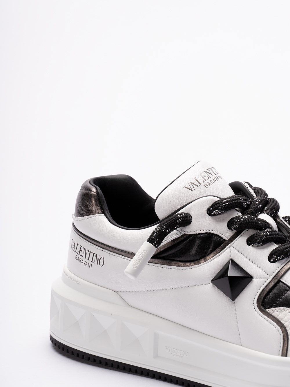 スニーカー Valentino ONE STUD SNEAKERS DETAILED REVIEW] Valentino Garavani One Stud XL Sneaker from