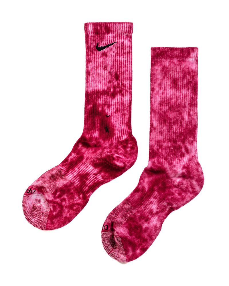 Nike Everyday Plus Cushioned Tie-Dye Crew Socks Red (2 Pack) outlook